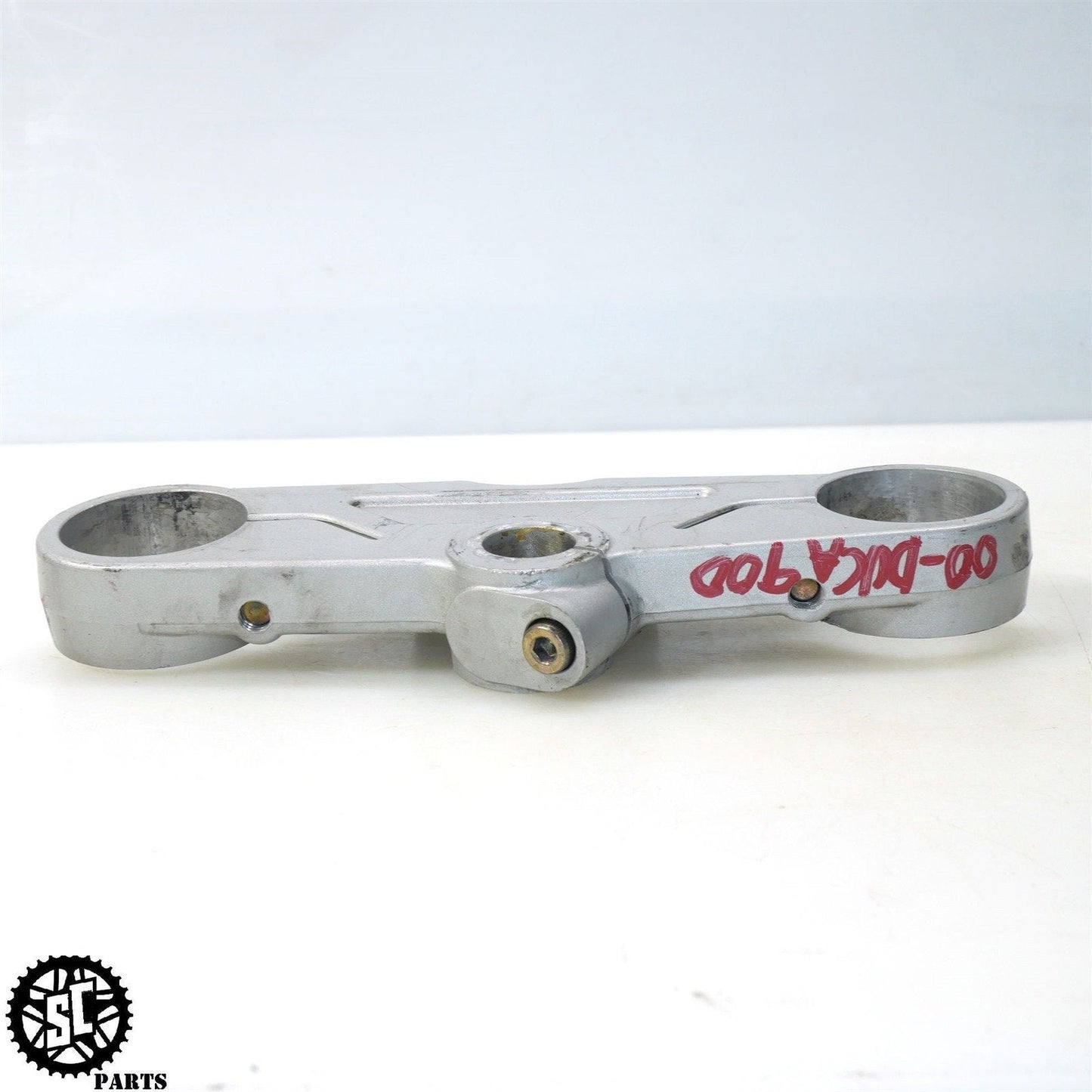 2000 DUCATI 900SS SUPERSPORT TOP UPPER TRIPLE TREE CLAMP D03