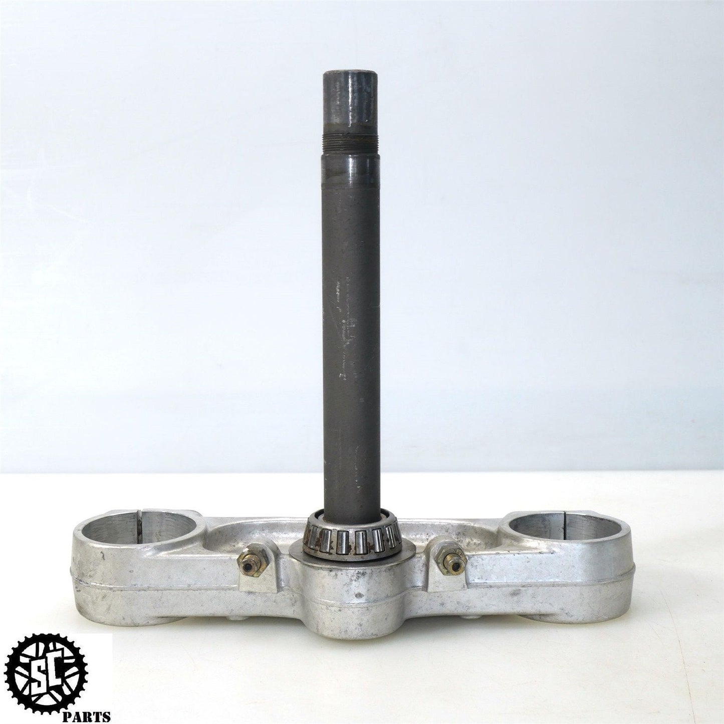 2000 DUCATI 900SS SUPERSPORT LOWER TRIPLE TREE CLAMP D03