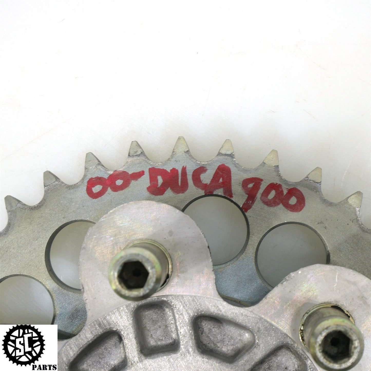 2000 DUCATI 900SS SUPERSPORT REAR SPROCKET HUB 40T D03