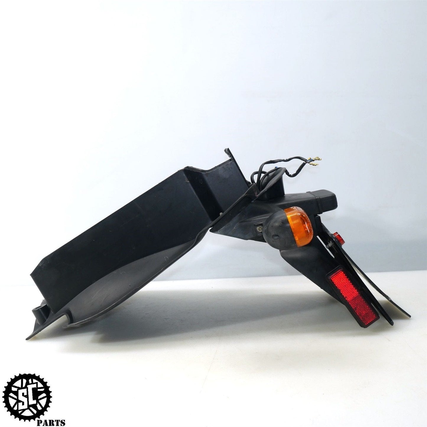 2000 DUCATI 900SS SUPERSPORT REAR FENDER TRAY TURN SIGNAL BLINKER D03