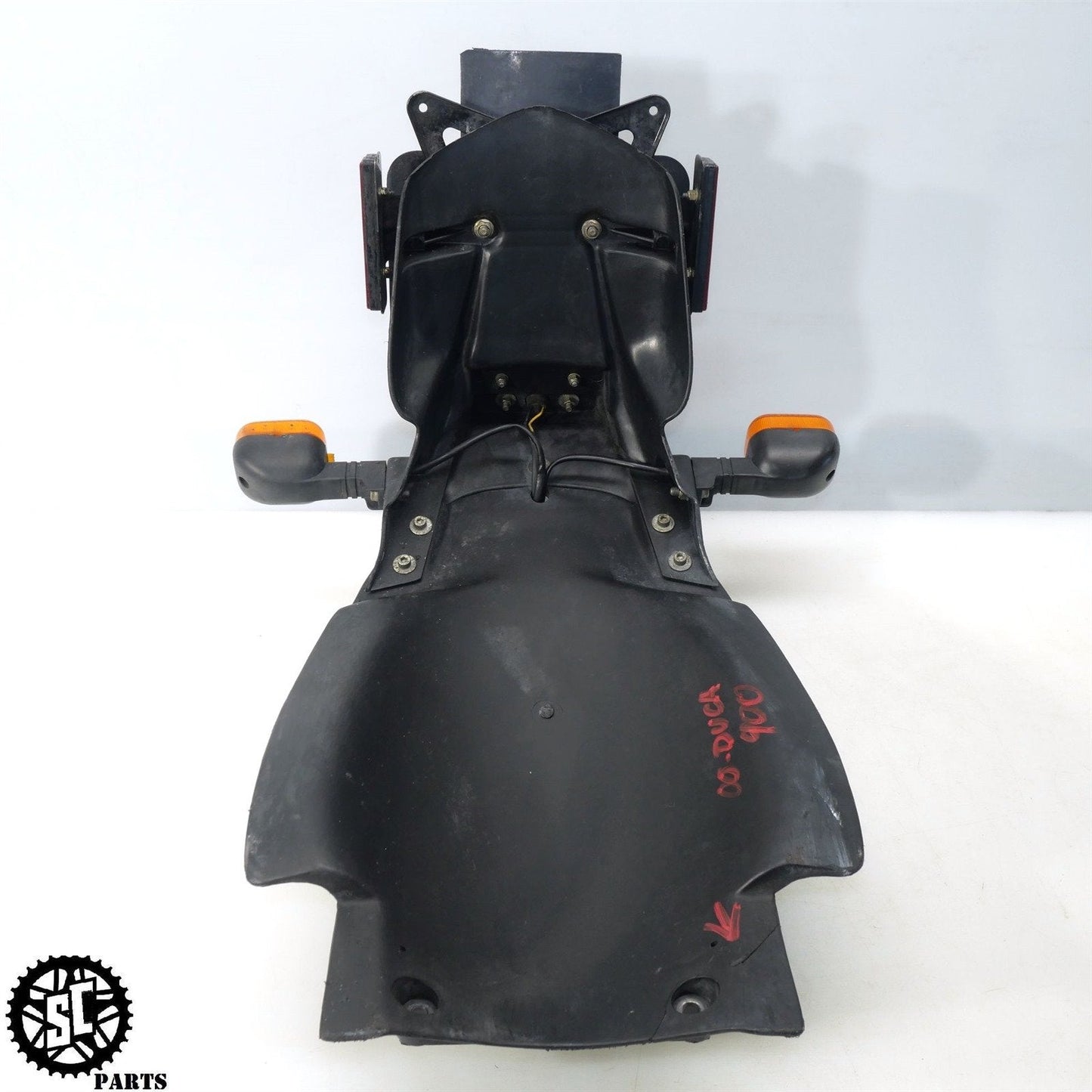 2000 DUCATI 900SS SUPERSPORT REAR FENDER TRAY TURN SIGNAL BLINKER D03