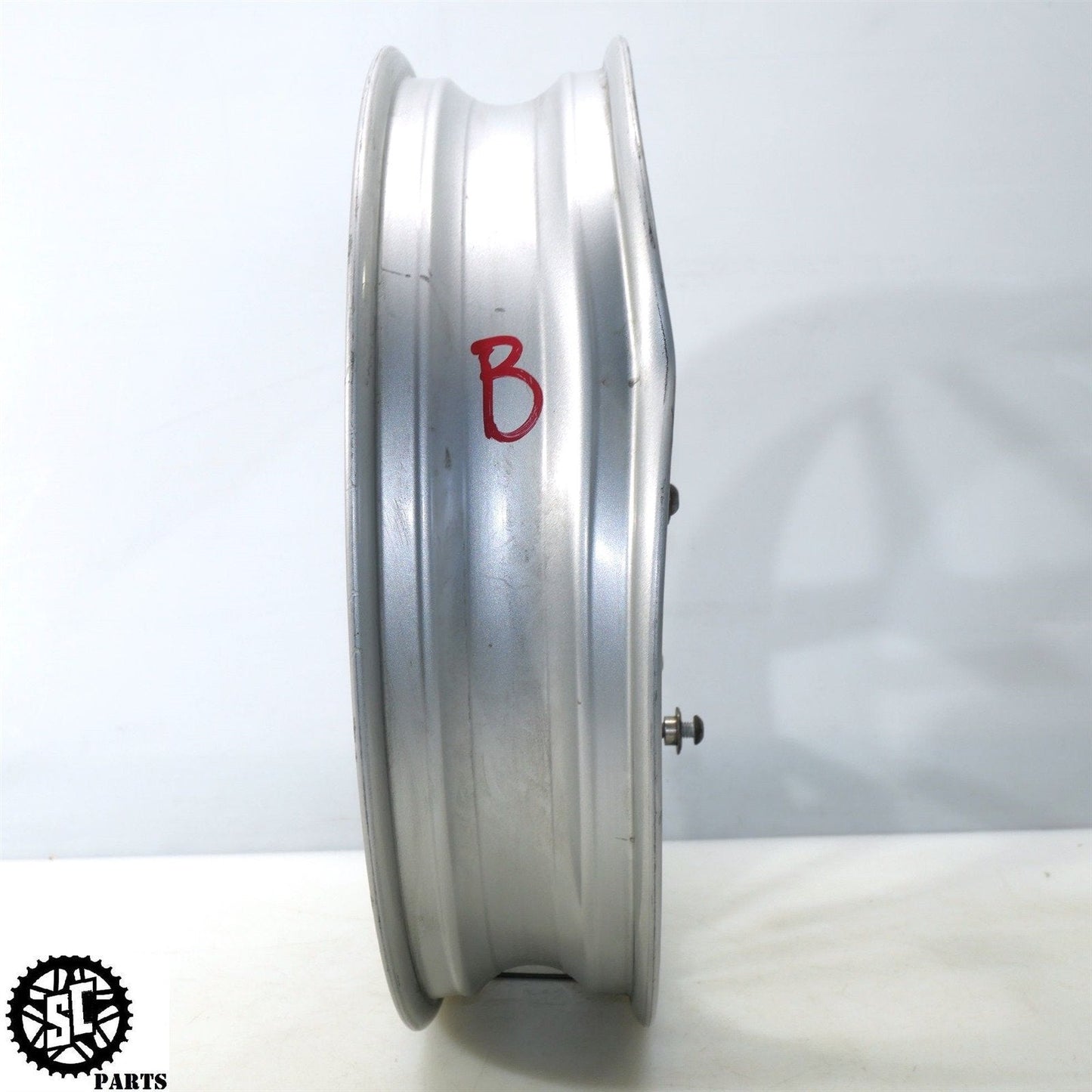 06-12 BMW F800ST FRONT WHEEL SB B18