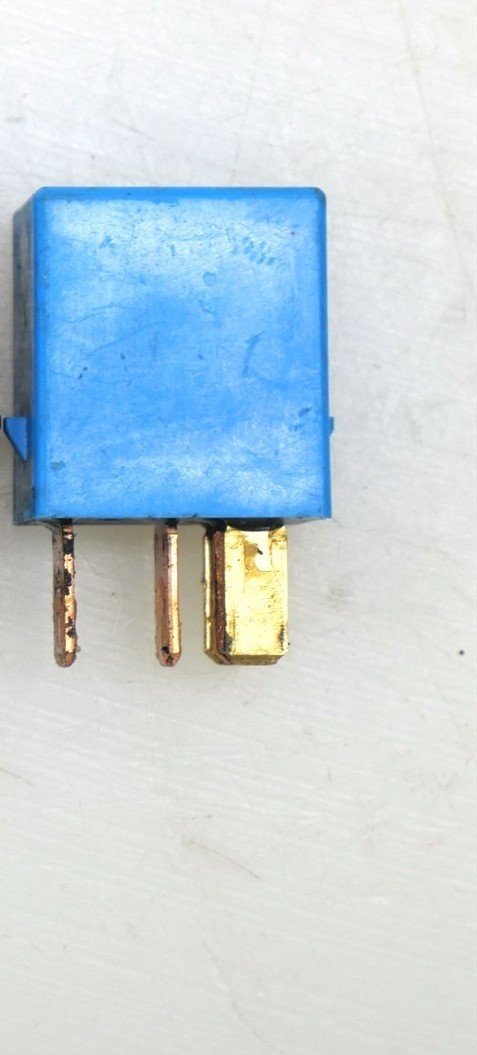 09-12 TRIUMPH STREET TRIPLE 675 RELAY SWITCH OMRON T45