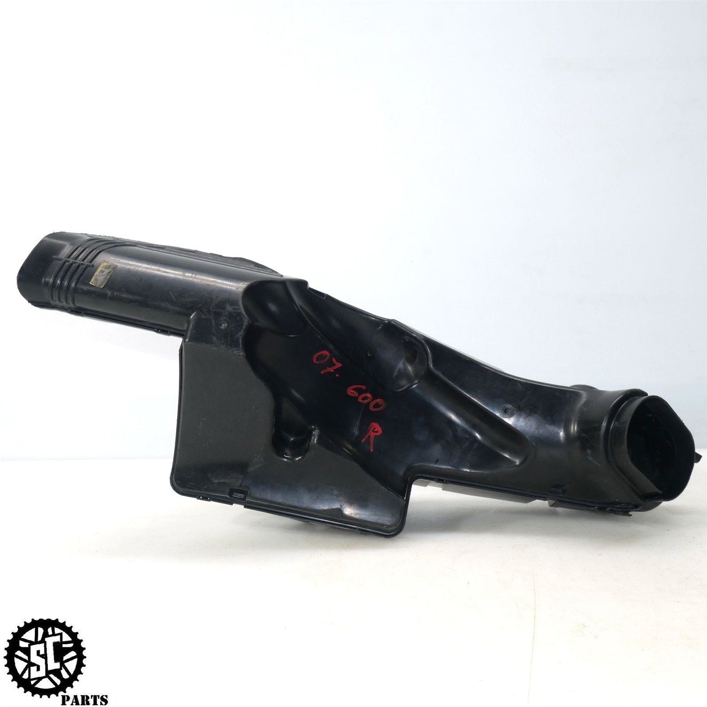 06 07 SUZUKI GSXR 600 RIGHT AIR TUBE INTAKE DUCT S32