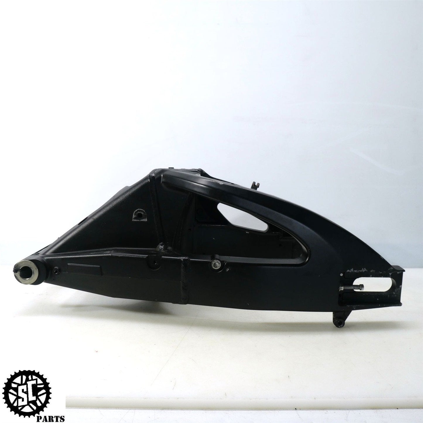 06 07 SUZUKI GSXR 600 SWINGARM S32