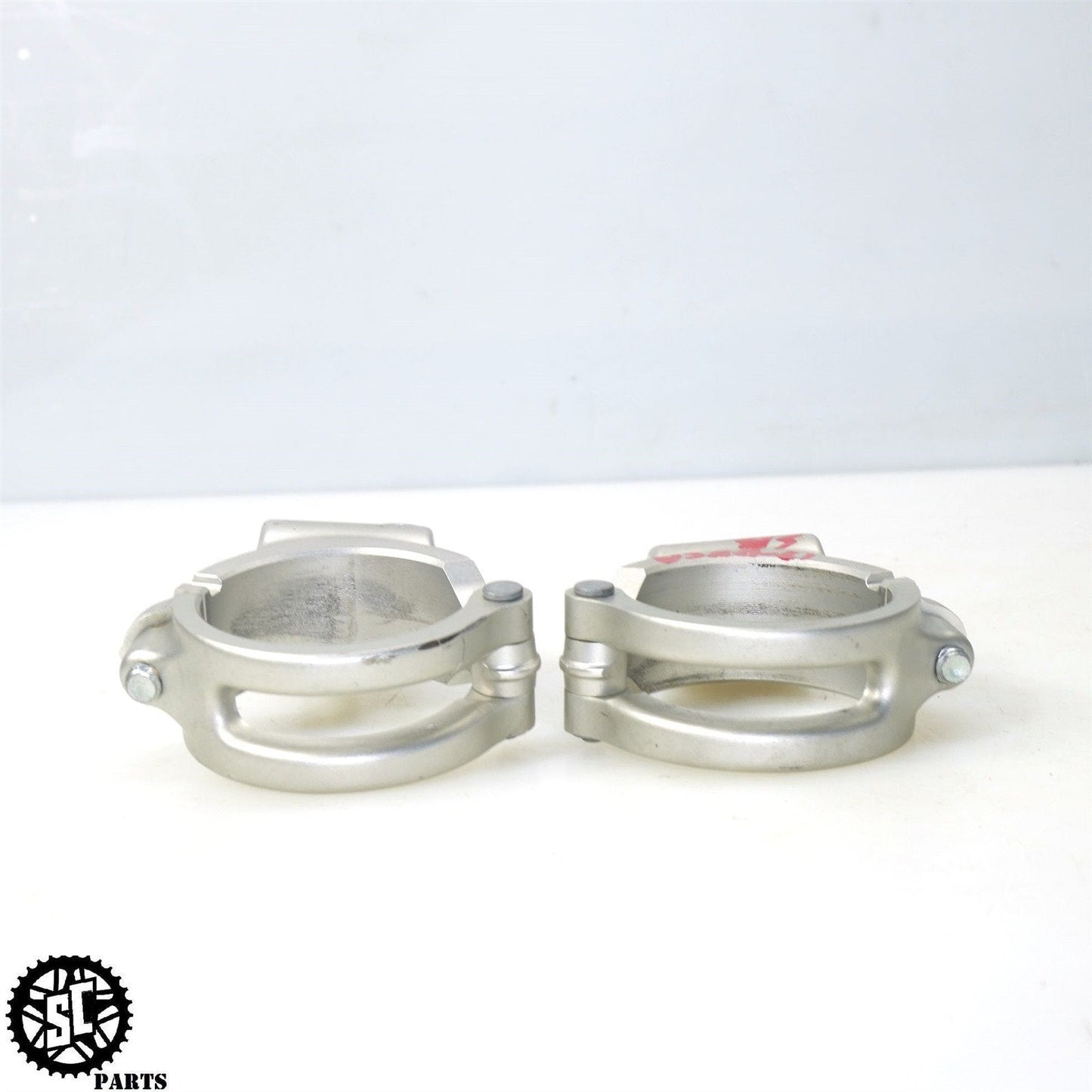 16-19 DUCATI PANIGALE 899 959 1199 1299 LEFT RIGHT CLIP ON BRACKET D02