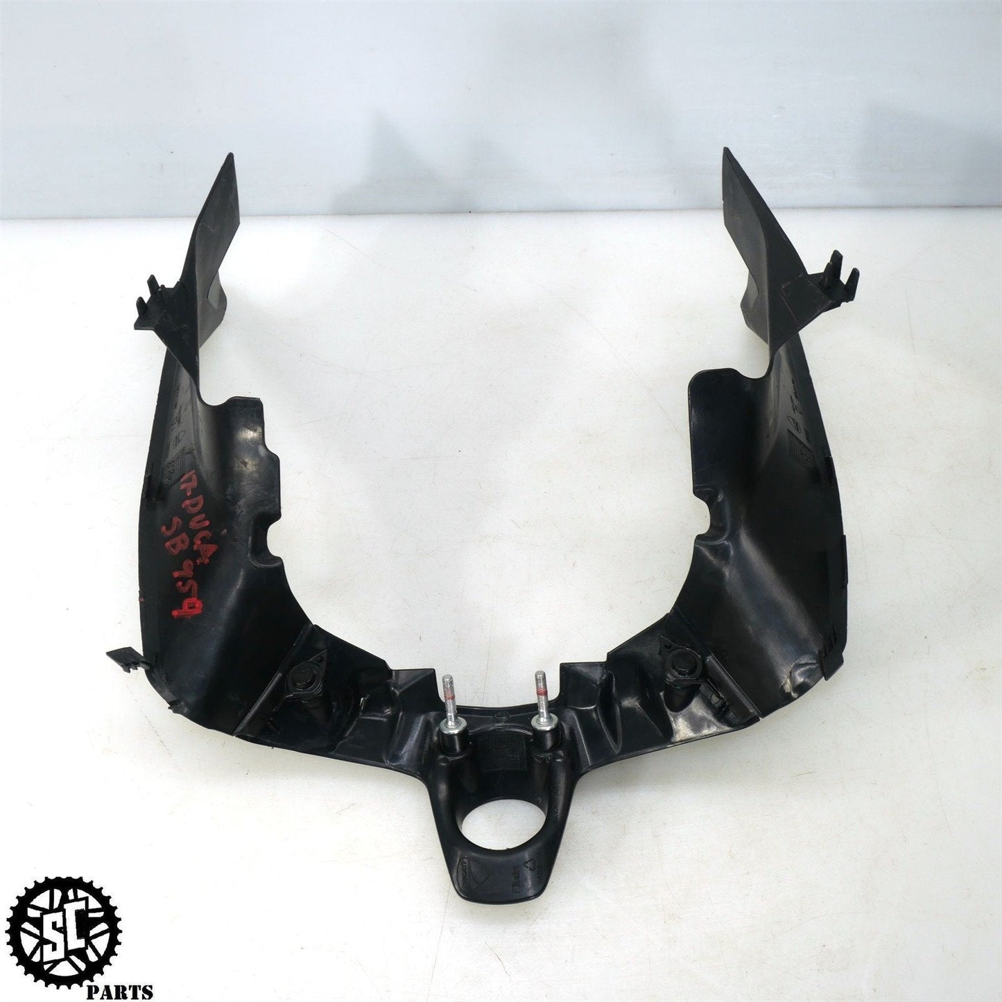 16-19 DUCATI PANIGALE 959 IGNITION SWITCH COVER D02