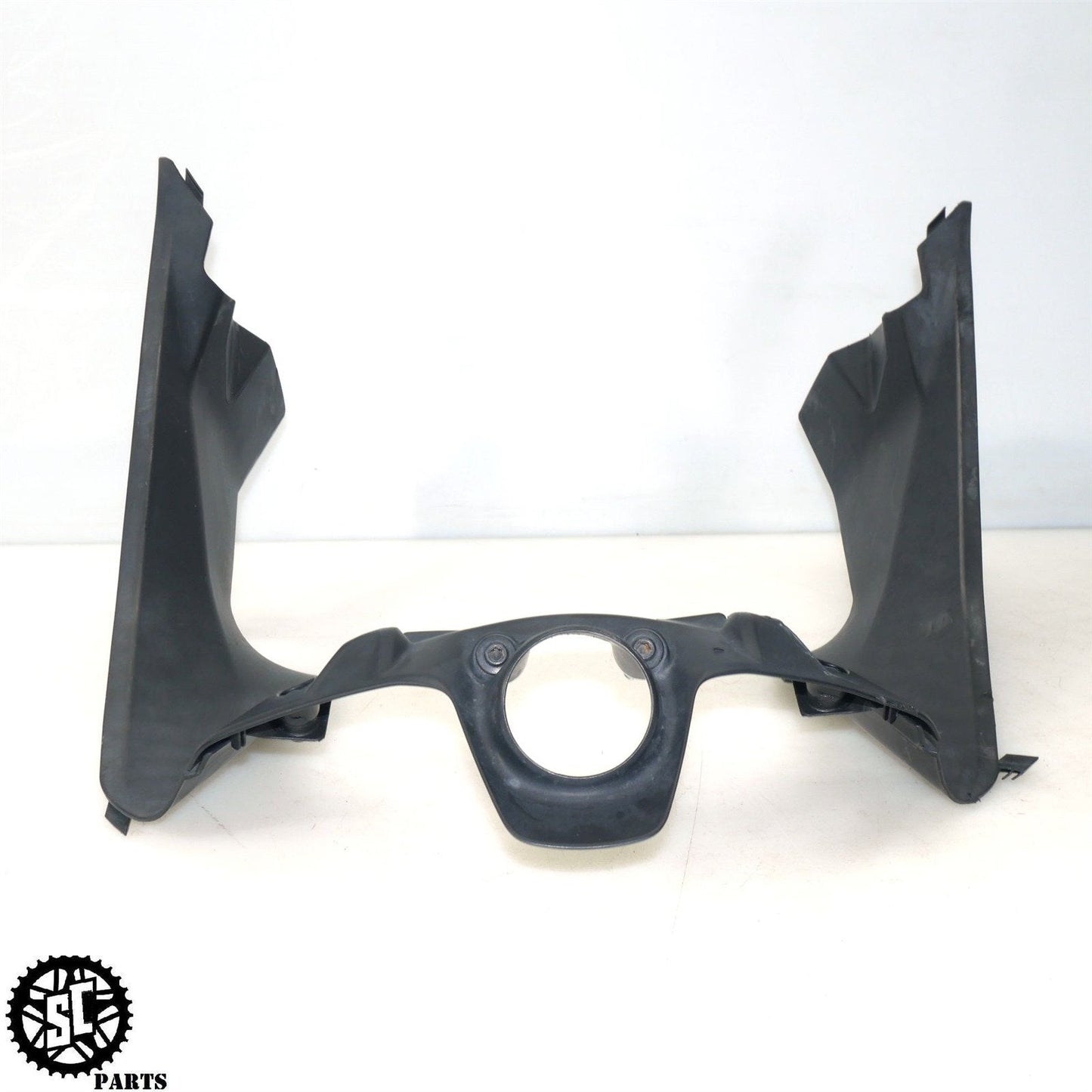 16-19 DUCATI PANIGALE 959 IGNITION SWITCH COVER D02