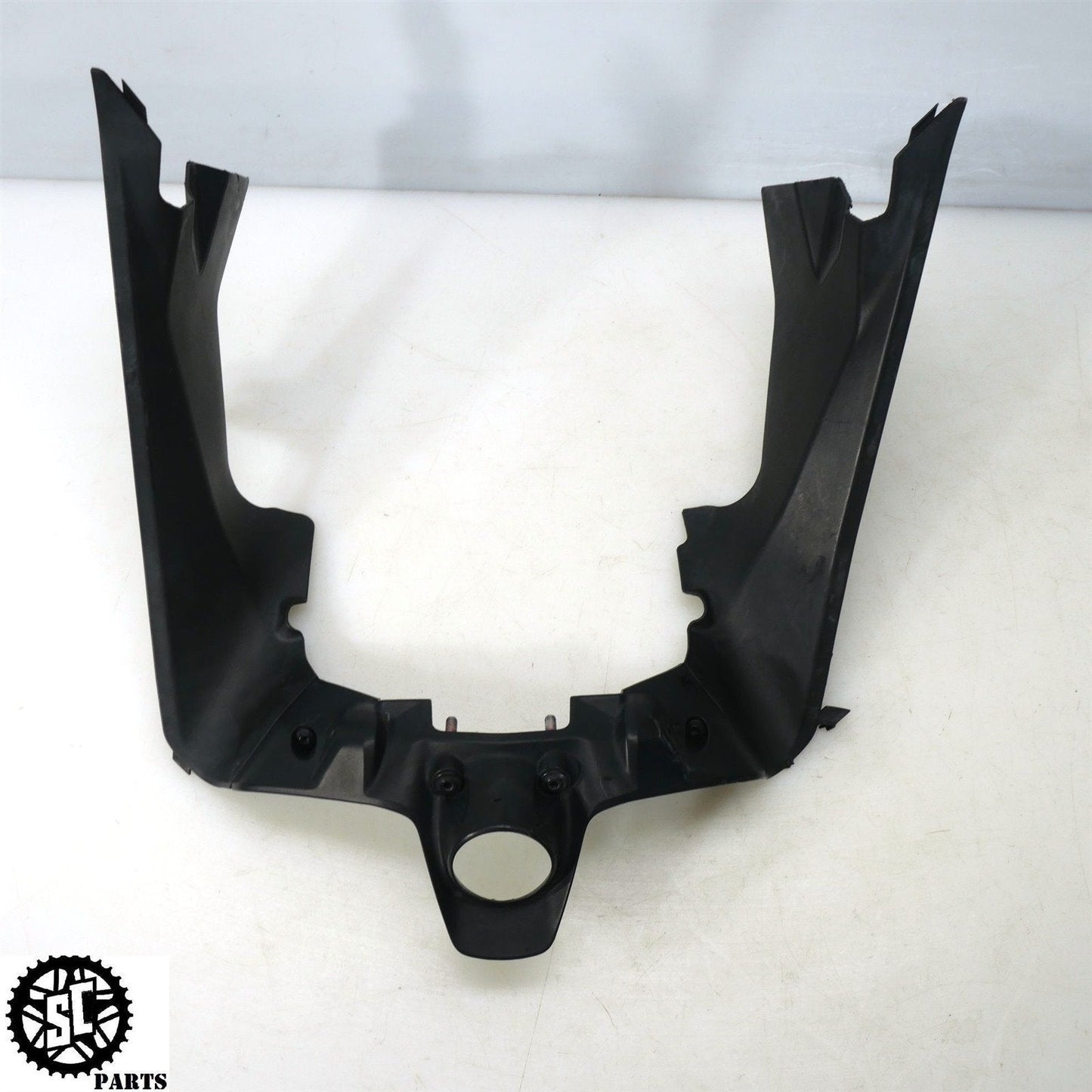 16-19 DUCATI PANIGALE 959 IGNITION SWITCH COVER D02