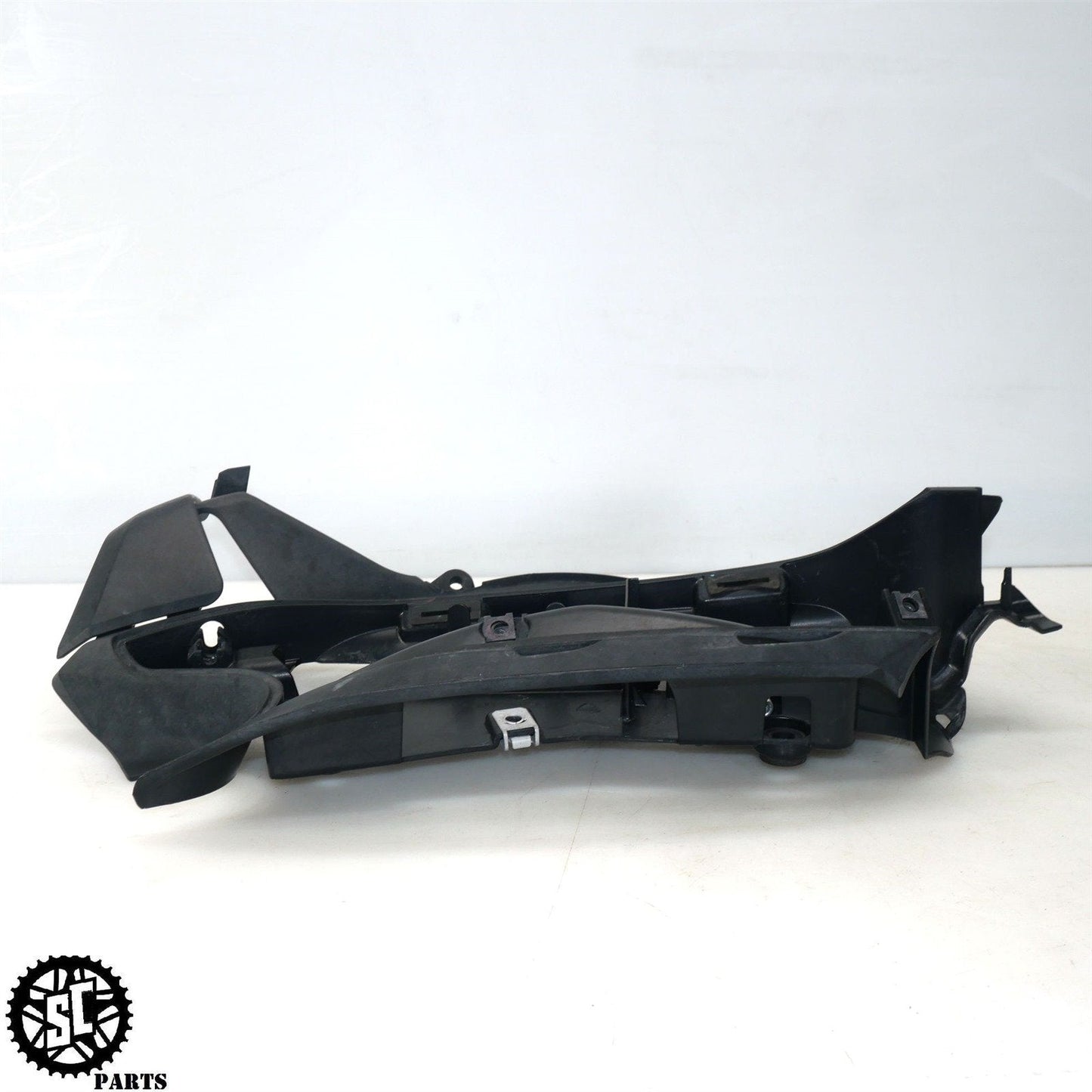 16-19 DUCATI PANIGALE 899 959 LEFT SIDE FAIRING BRACKET COVER D02