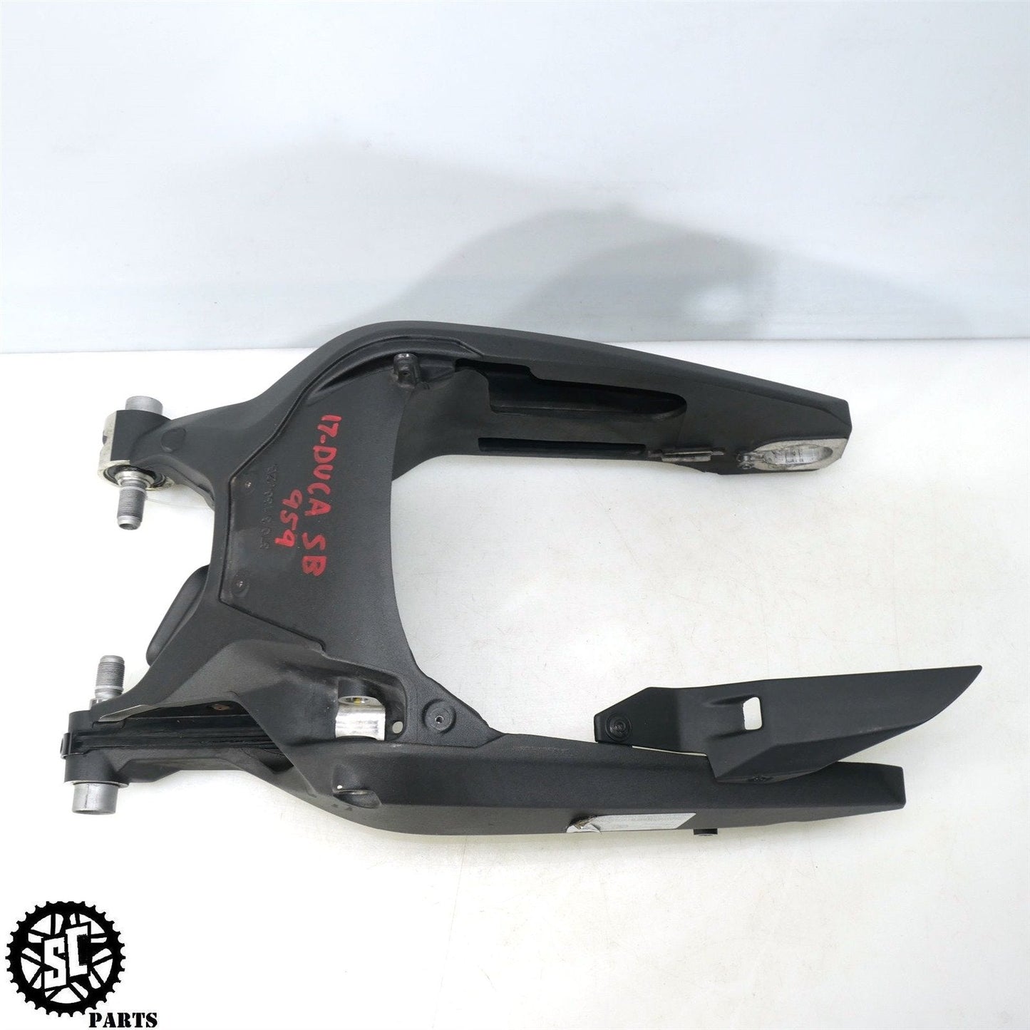 16-19 DUCATI PANIGALE 959 SWINGARM D02