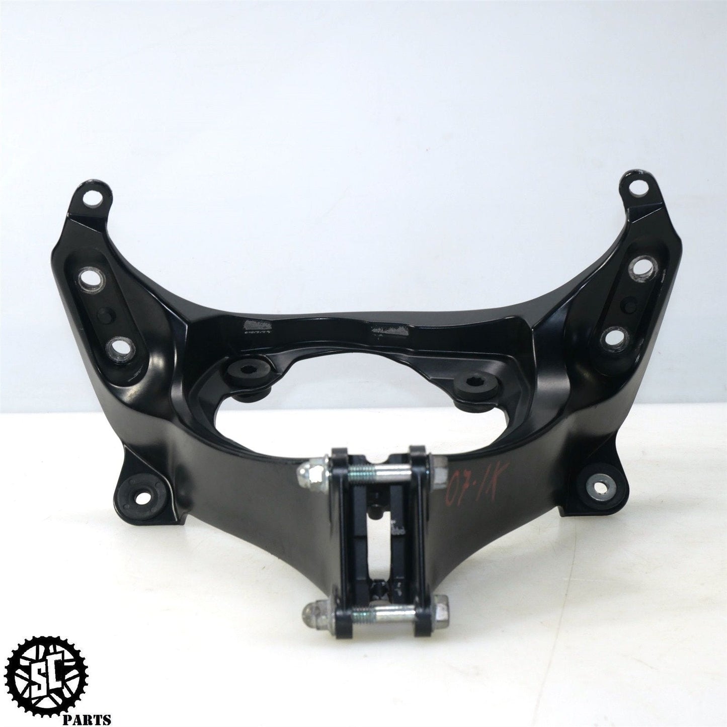 07 08 SUZUKI GSXR1000 UPPER FAIRING STAY BRACKET S57