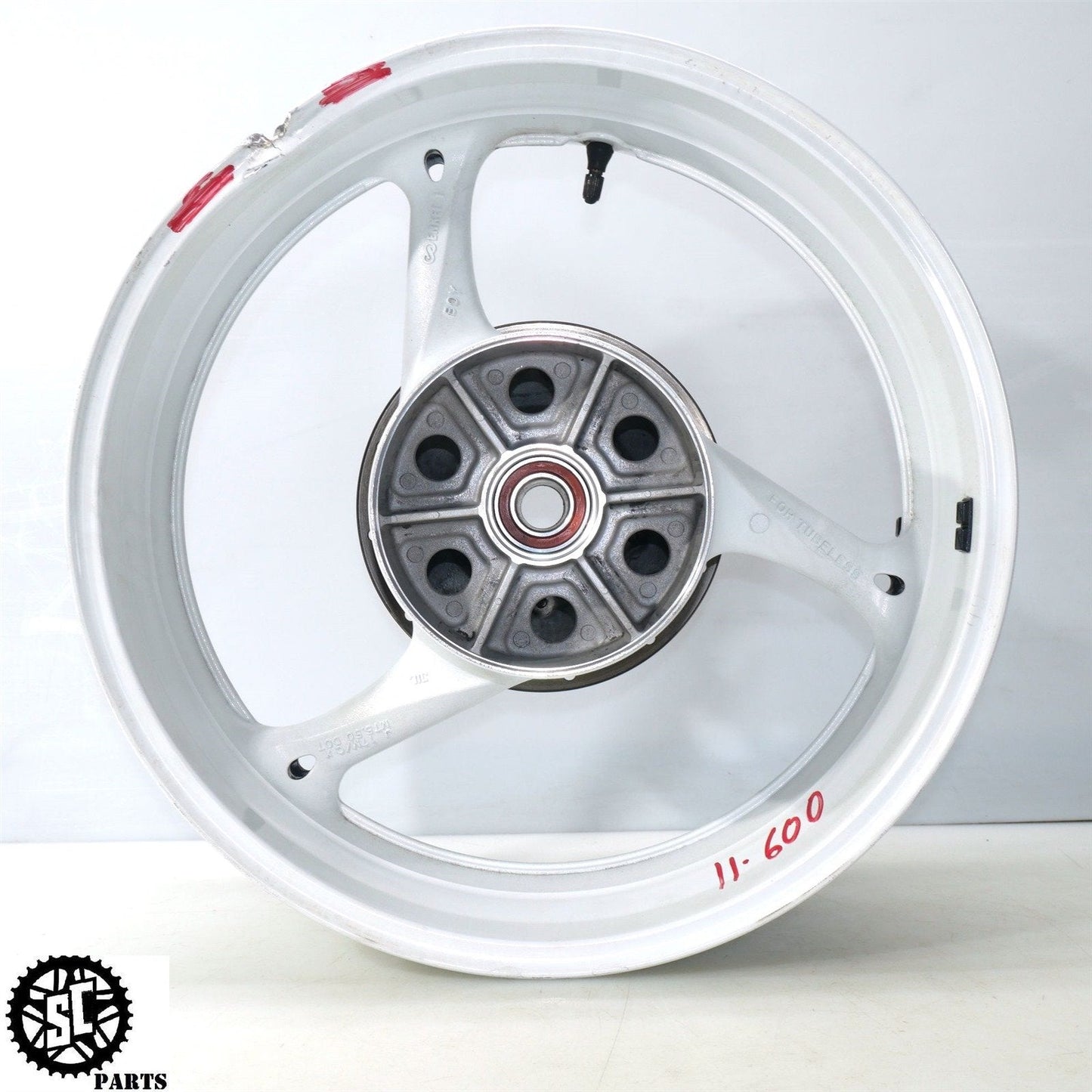 11-23 SUZUKI GSXR 600 750 REAR WHEEL WHITE SB S61