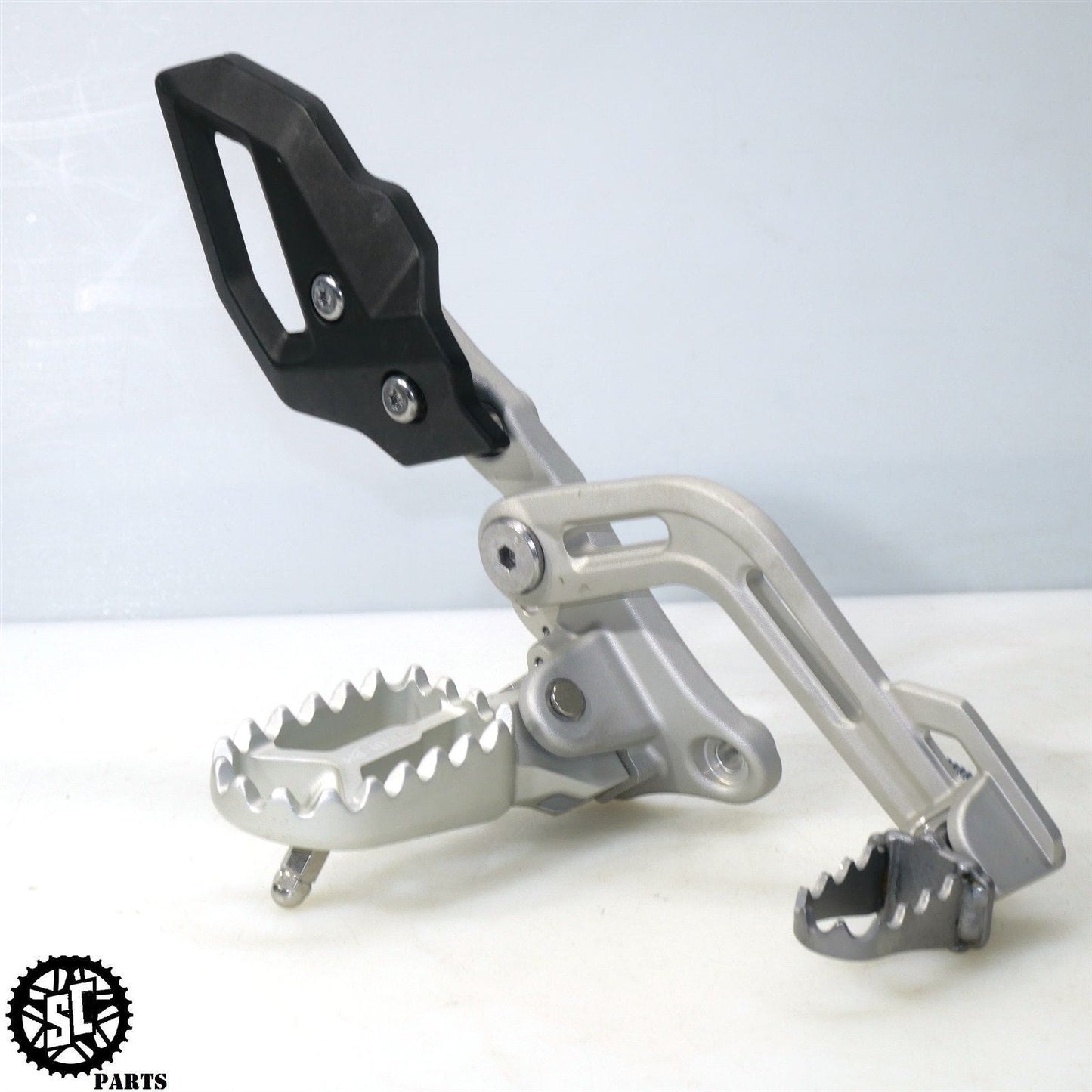 22-23 TRIUMPH TIGER 1200 RIGHT FOOT PEG BRAKE PEDAL T25