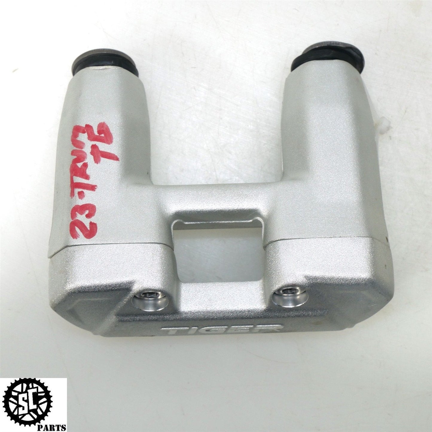 22-23 TRIUMPH TIGER 1200 HANDLEBAR RISER CLAMP T25