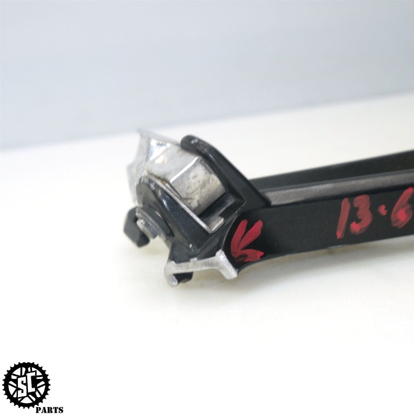 11-23 SUZUKI GSXR 600 750 RIGHT REAR PASSENGER FOOT PEG S14