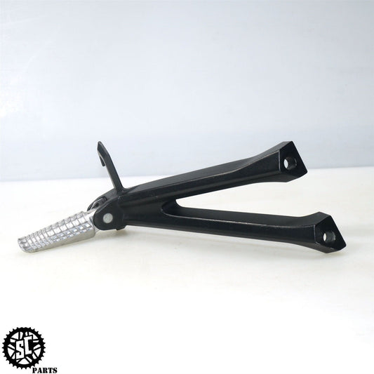 11-23 SUZUKI GSXR 600 750 RIGHT REAR PASSENGER FOOT PEG S14