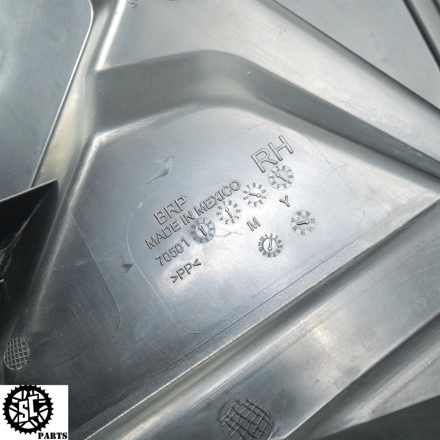 2021 CAN-AM OUTLANDER 570 DPS FRONT FENDER RIGHT INNER FAIRING TRIM