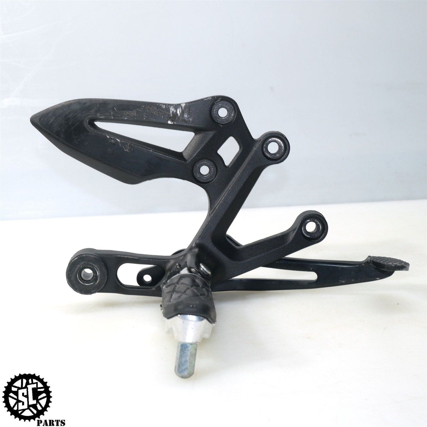 21-23 SUZUKI GSX-S 1000GT RIGHT REARSET FRONT FOOT PEG BRAKE PEDAL S19