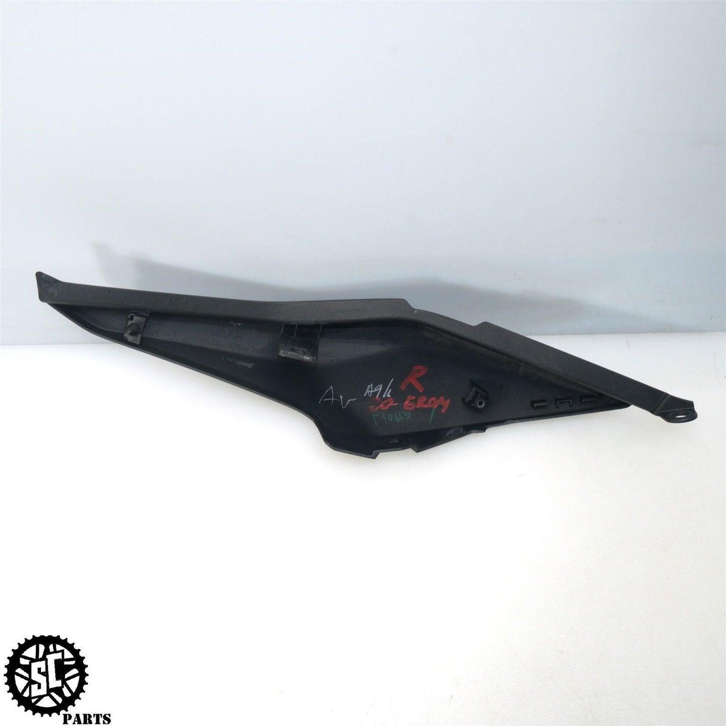 19-20 HONDA GROM MSX125 REAR RIGHT TAIL FAIRING H35