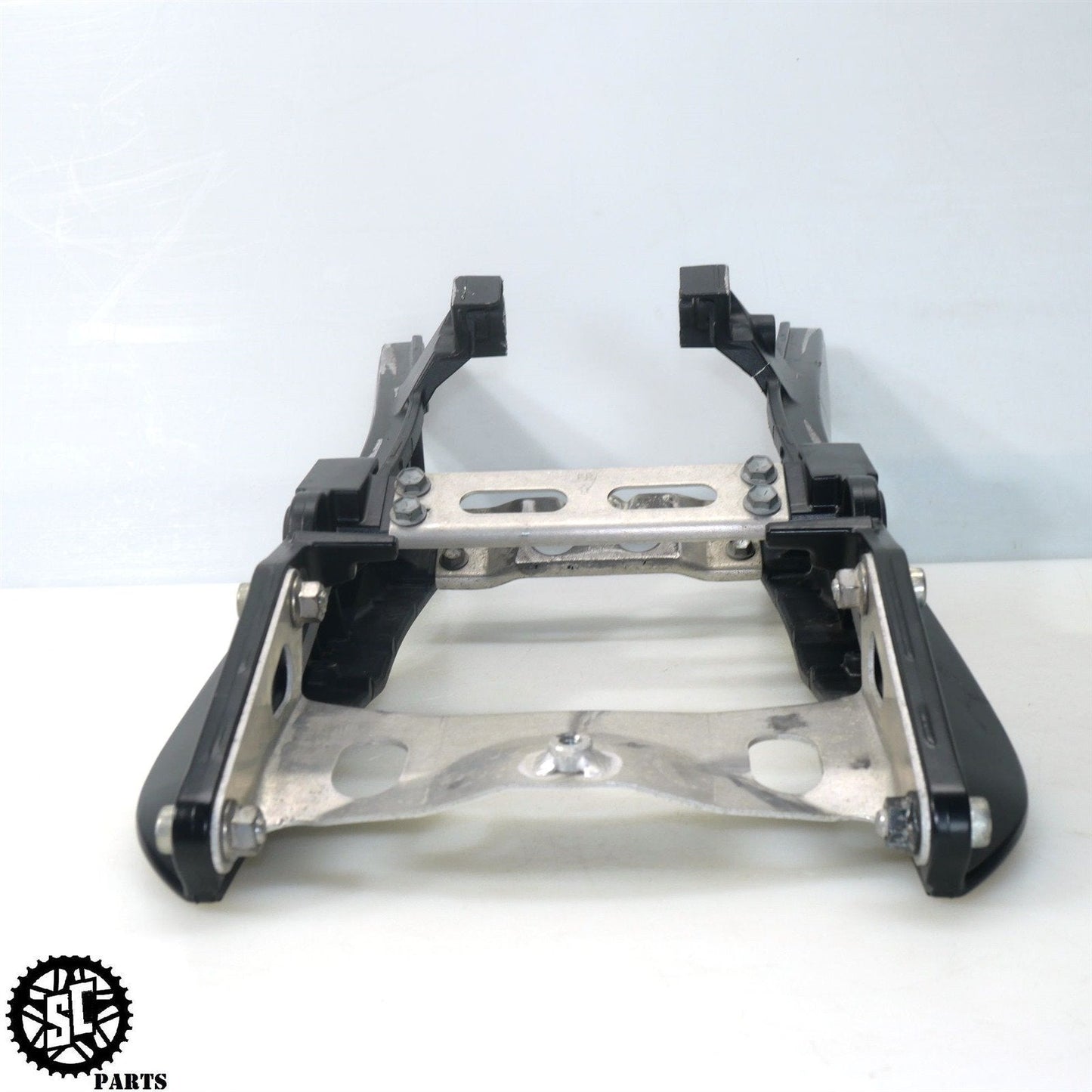 07 08 SUZUKI GSXR1000 REAR SUBFRAME RAIL S51