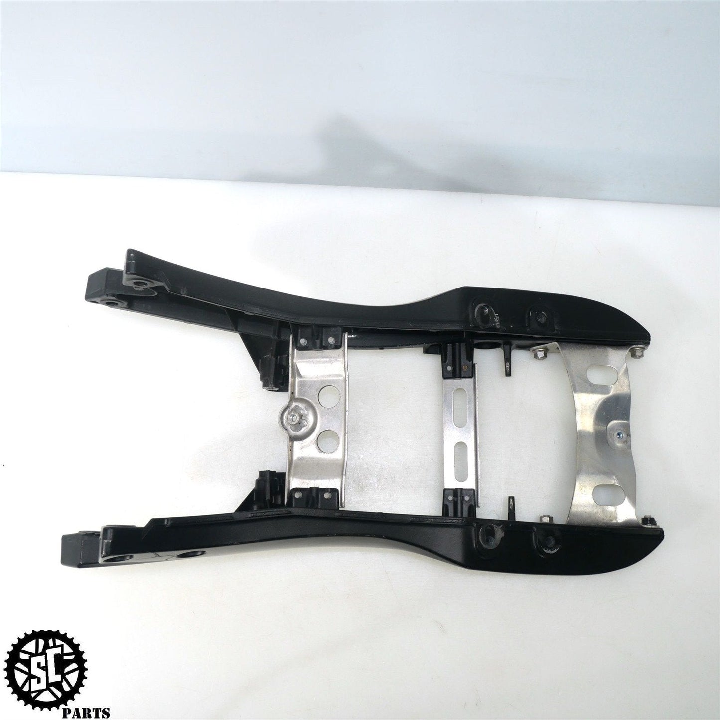 07 08 SUZUKI GSXR1000 REAR SUBFRAME RAIL S51