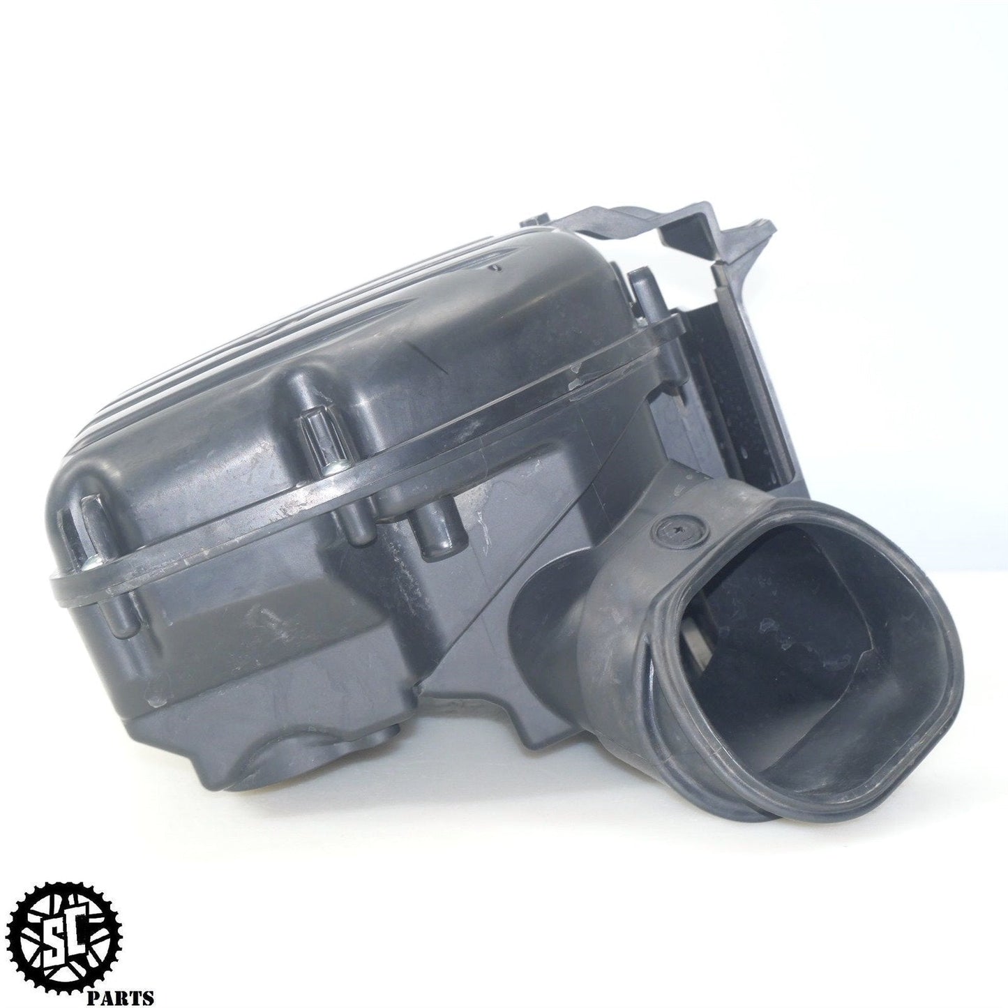 11-22 SUZUKI GSXR 750 AIRBOX INTAKE FILTER HOUSING S05