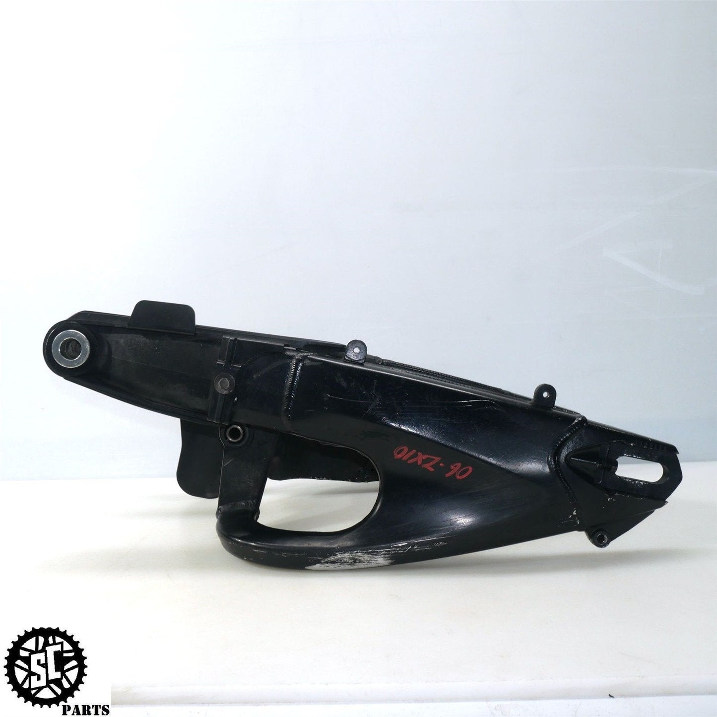 06 07 KAWASAKI NINJA ZX10R SWINGARM K65