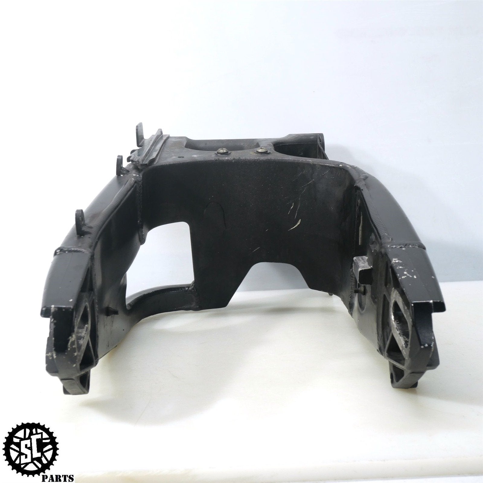 06 07 KAWASAKI NINJA ZX10R SWINGARM K65 – SALVAGECYCLEPARTS