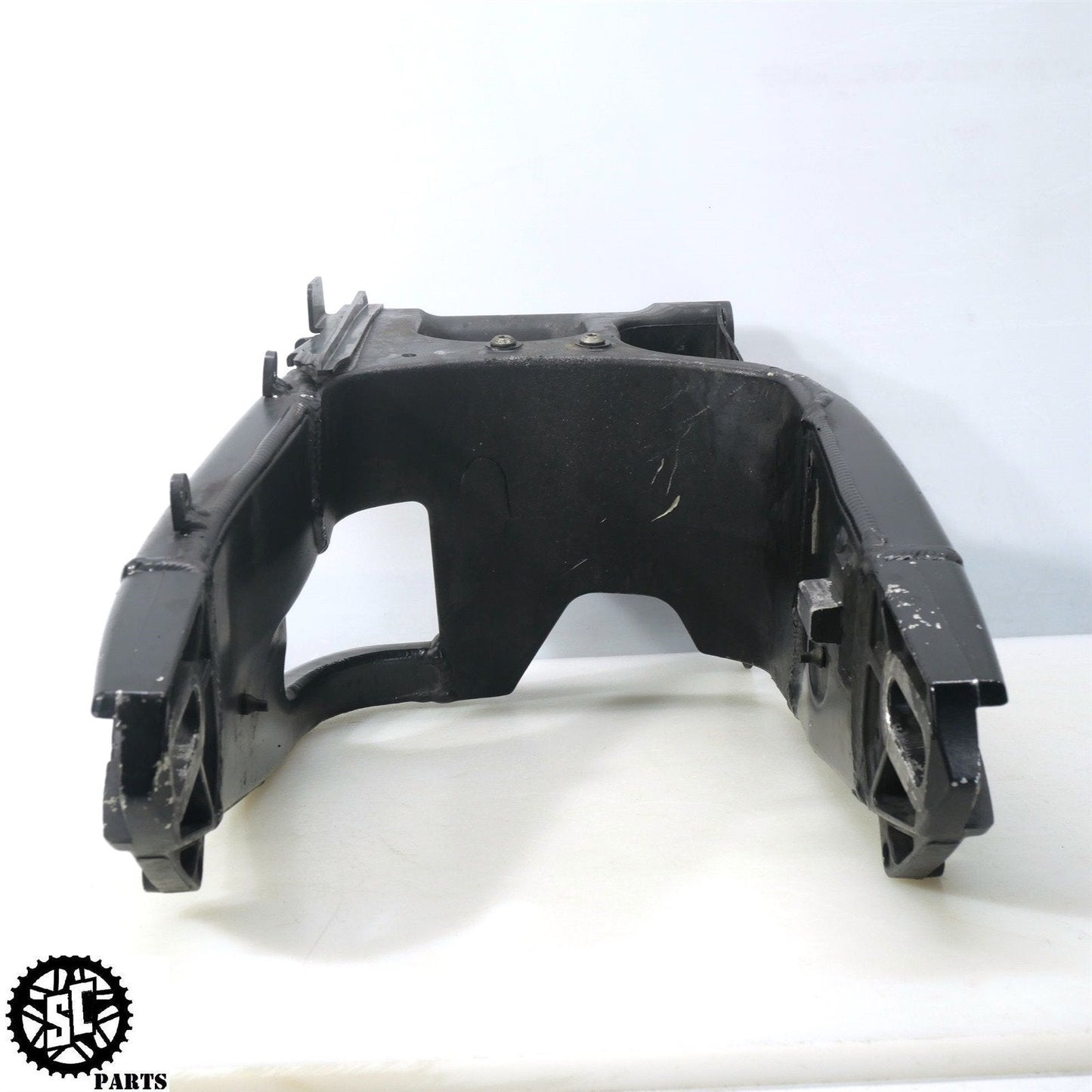 06 07 KAWASAKI NINJA ZX10R SWINGARM K65