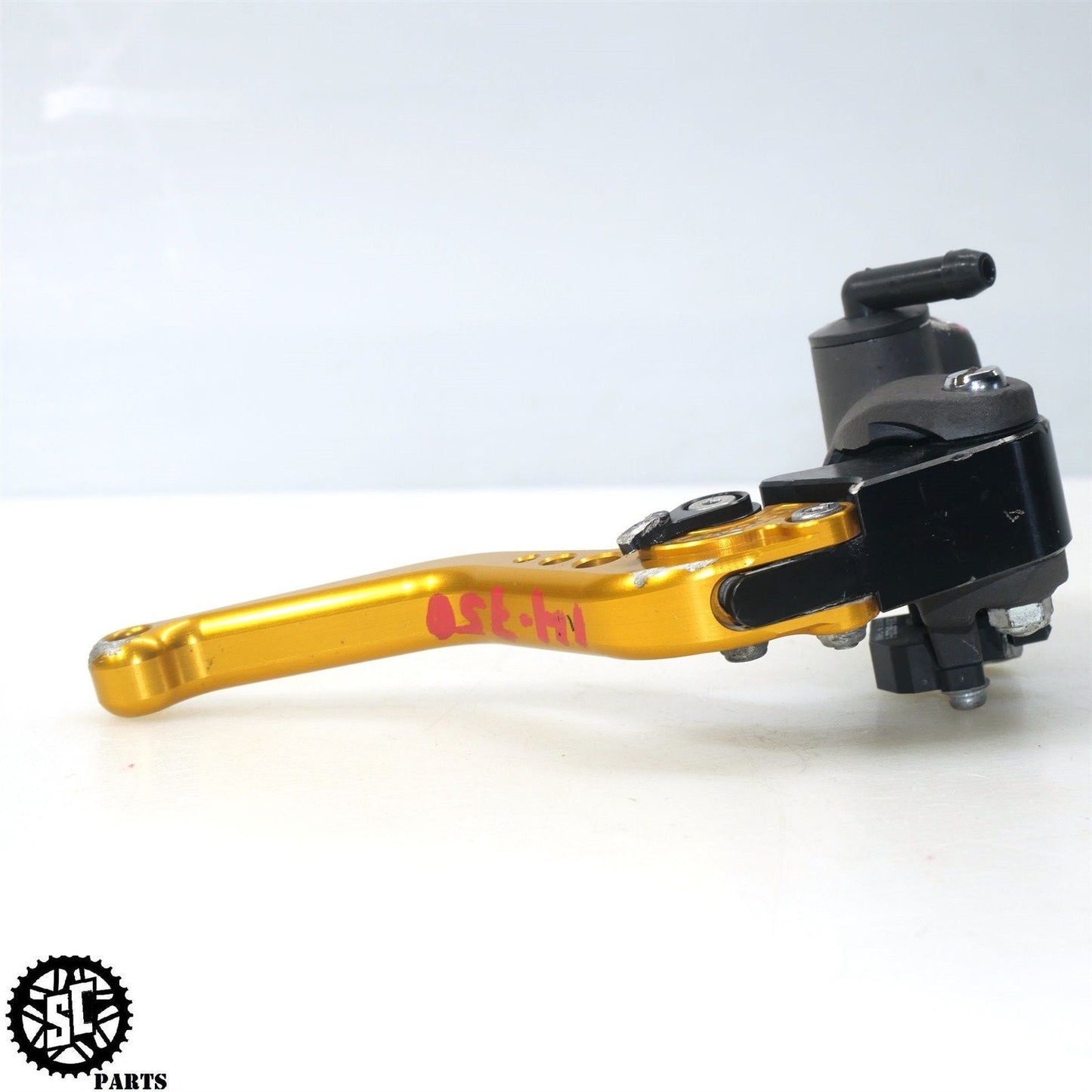 2014 SUZUKI GSXR600 FRONT BRAKE MASTER CYLINDER PAZZO LEVER S49