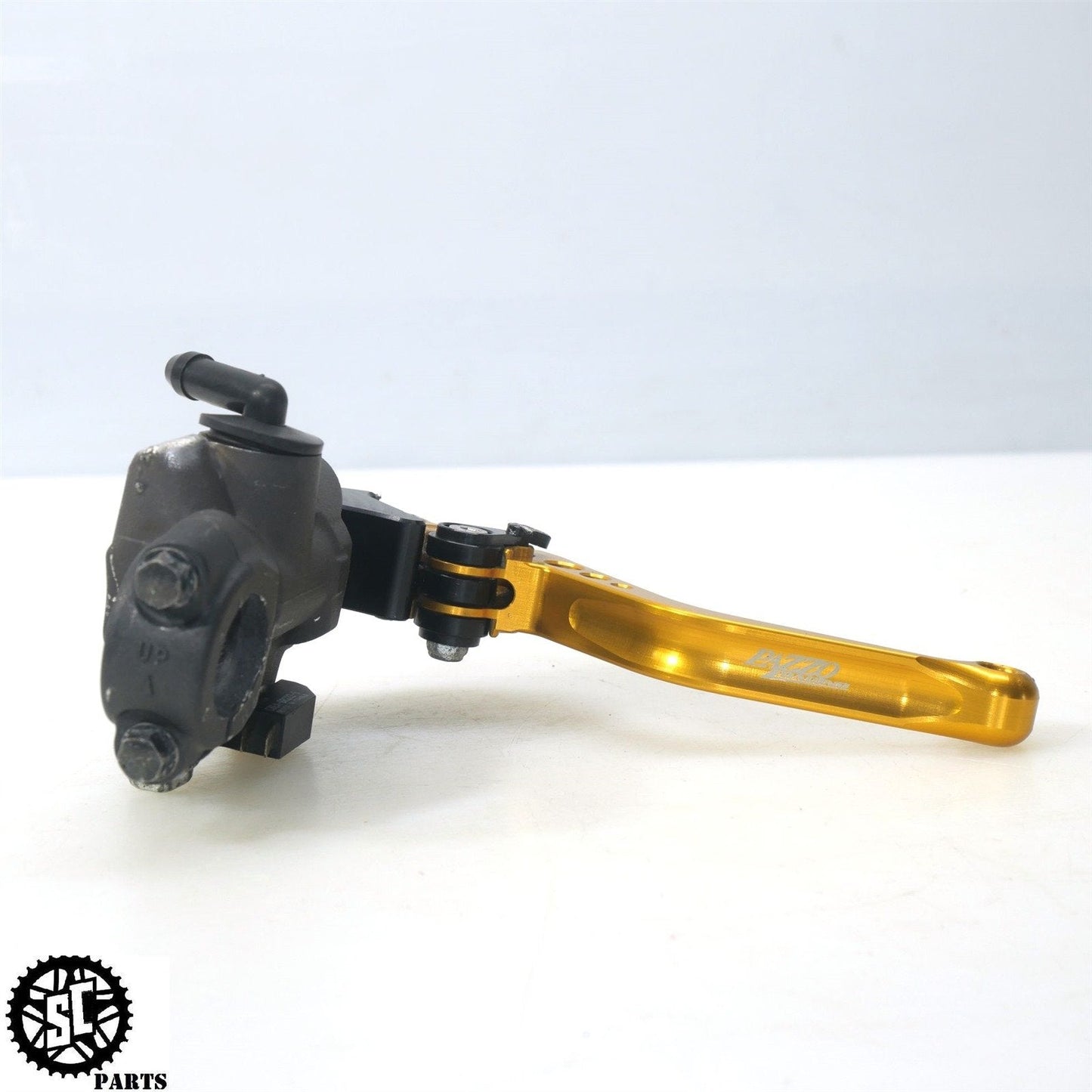 2014 SUZUKI GSXR600 FRONT BRAKE MASTER CYLINDER PAZZO LEVER S49