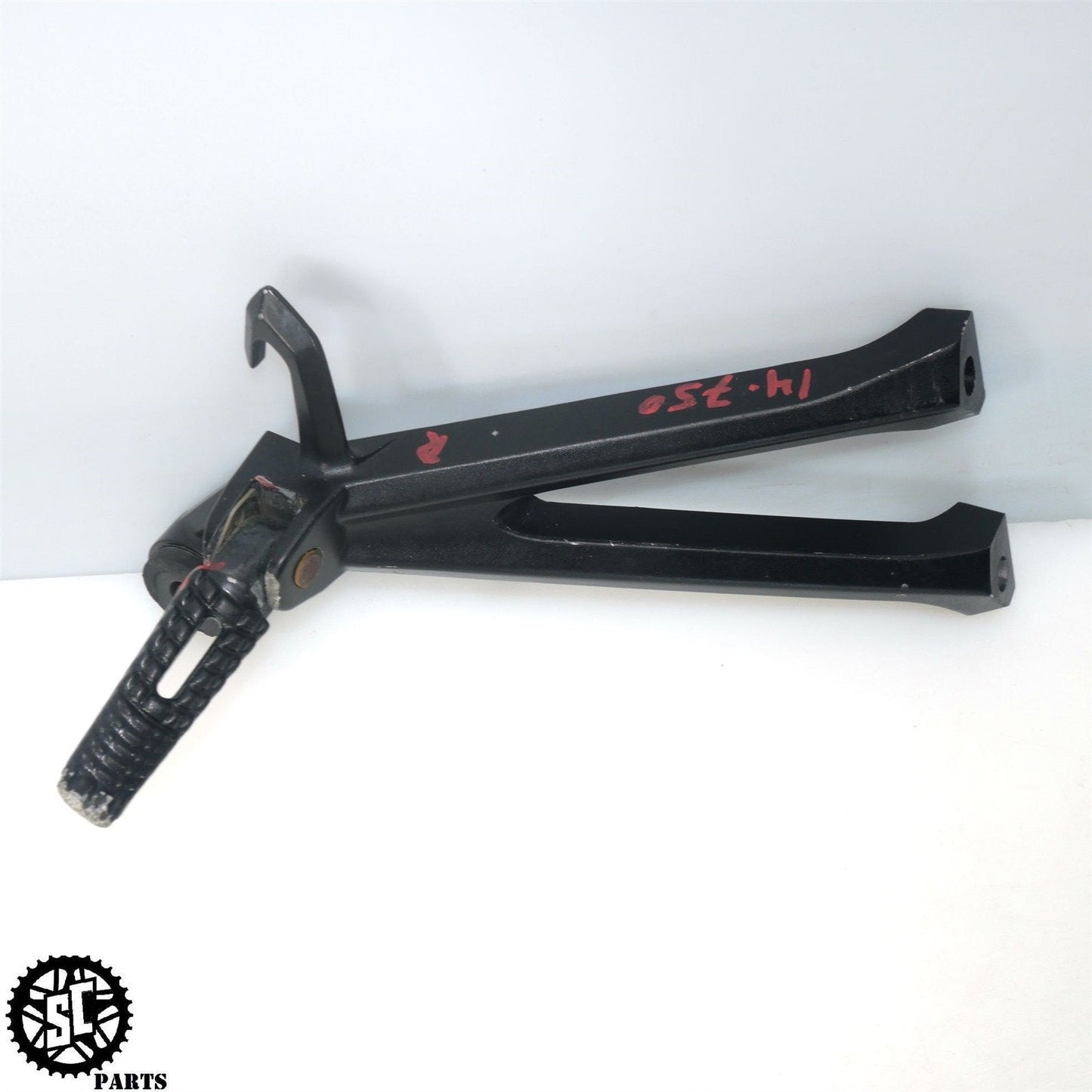 2014 SUZUKI GSXR600 PASSENGER PEGS BLACK S49