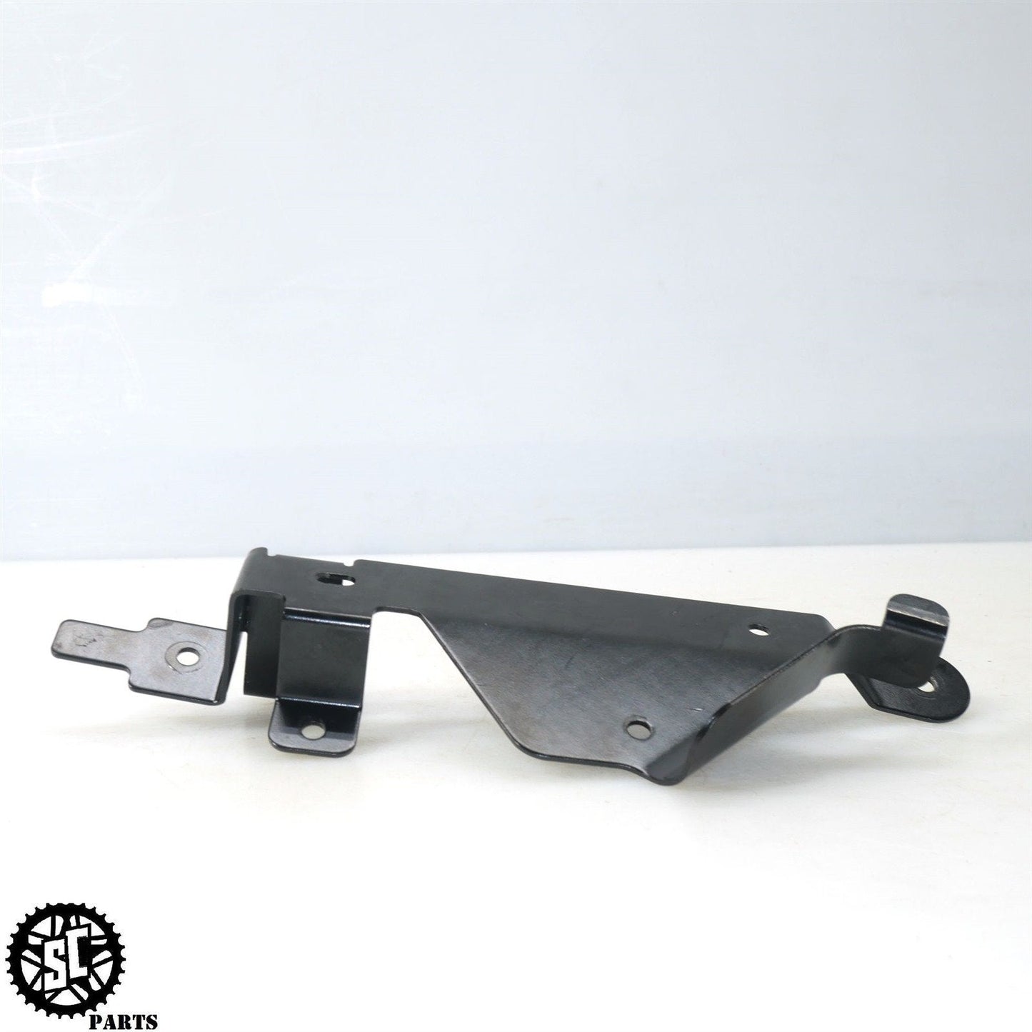 2023 INDIAN ROADMASTER FUSE BOX BRACKET WIRING HARNESS MOUNT