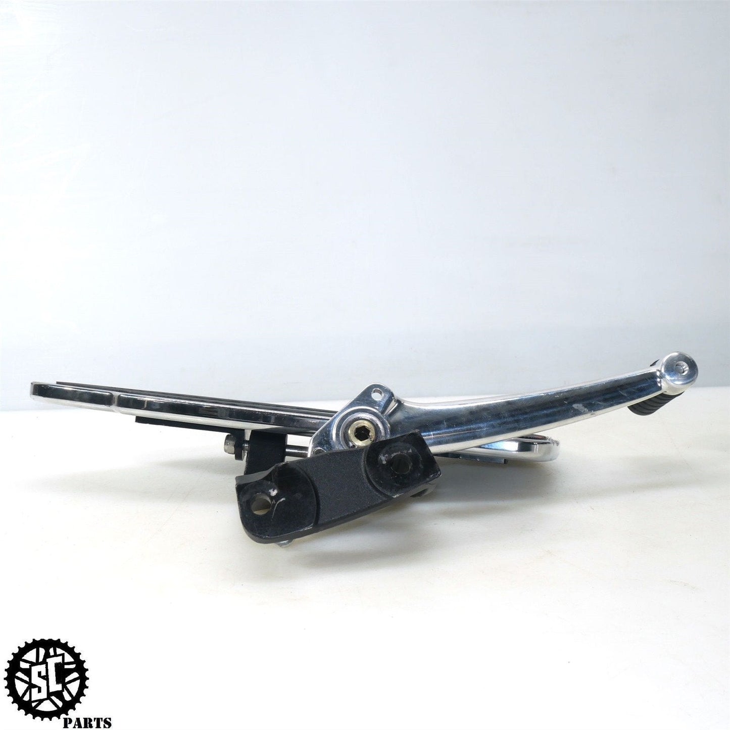 2023 INDIAN ROADMASTER LEFT FLOORBOARD SHIFTER BRACKET