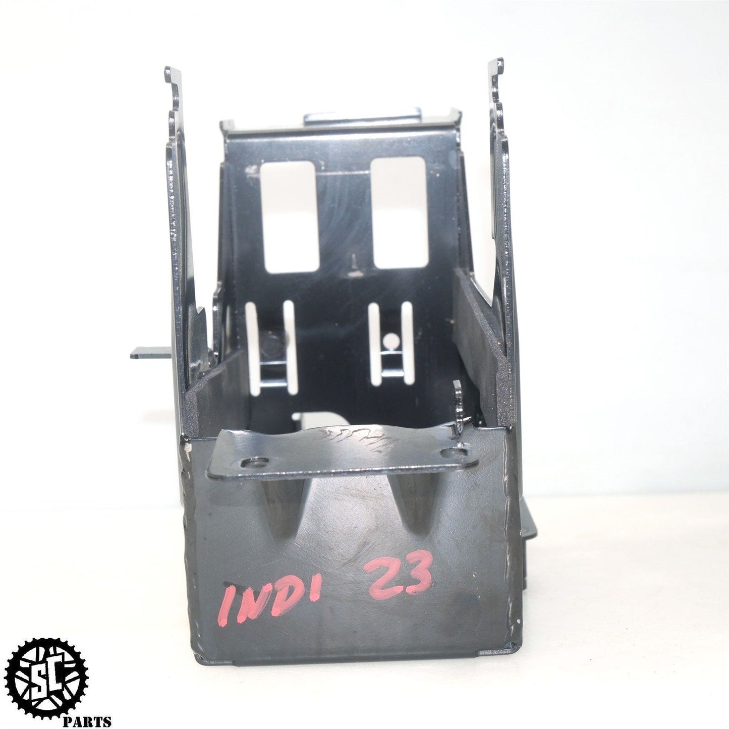 2023 INDIAN ROADMASTER BATTERY TRAY BOX HD27