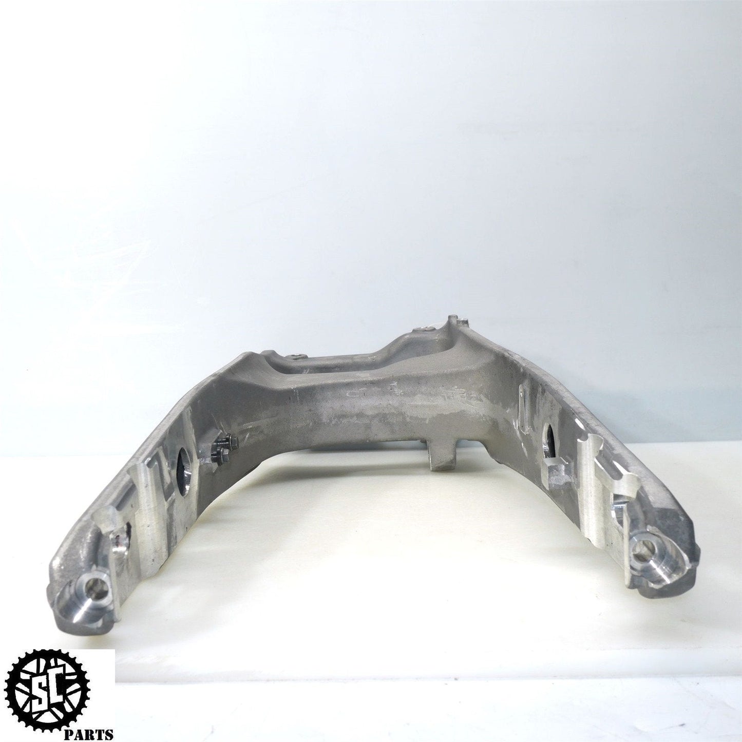 2023 INDIAN ROADMASTER SWINGARM HD27