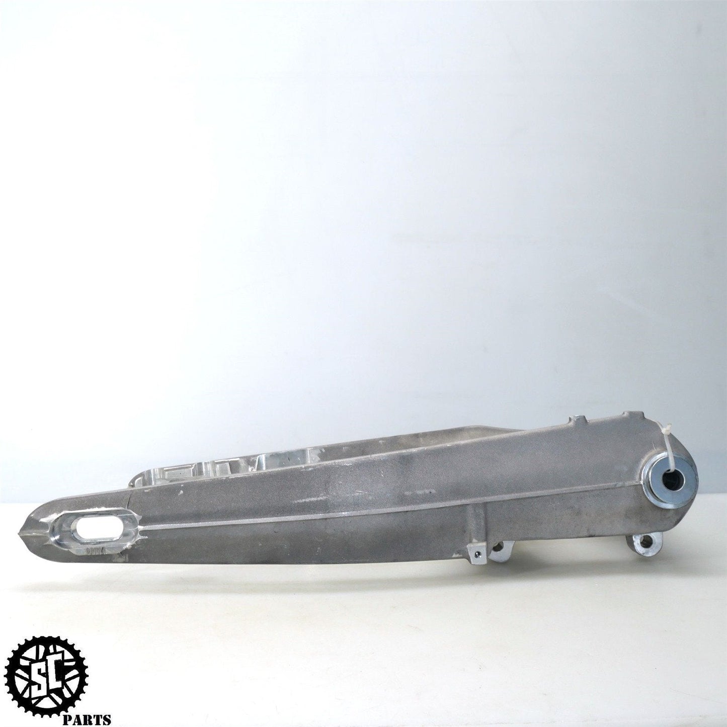 2023 INDIAN ROADMASTER SWINGARM HD27