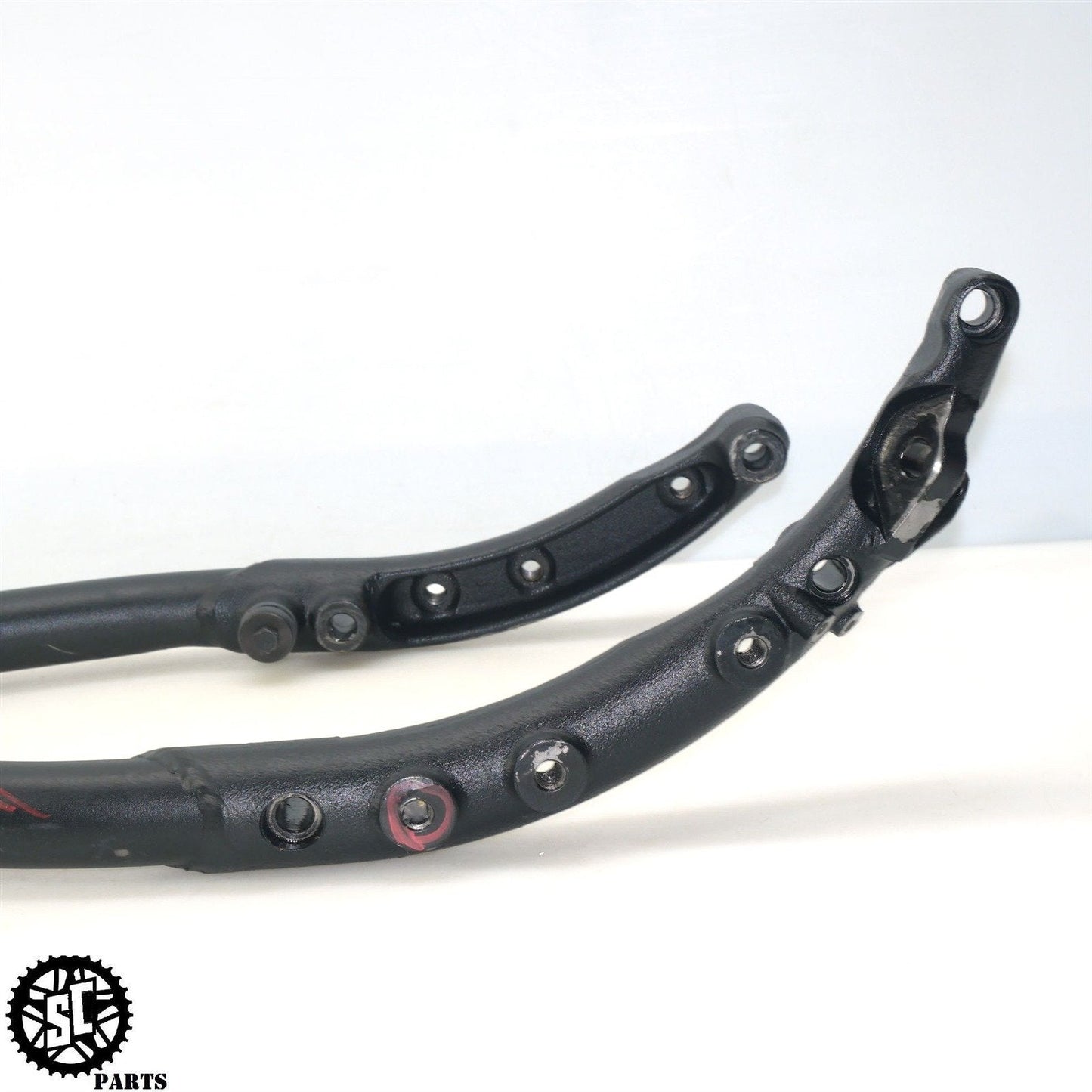 2023 INDIAN ROADMASTER FRAME TUBE BRACKET HD27