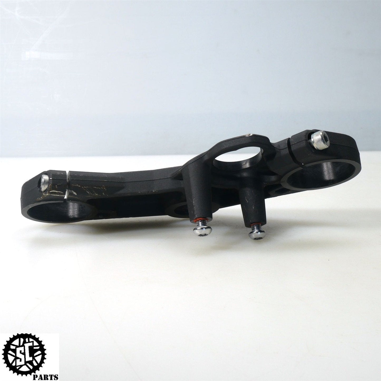 2013 SUZUKI GSXR 600 UPPER TRIPLE TREE CLAMP S37