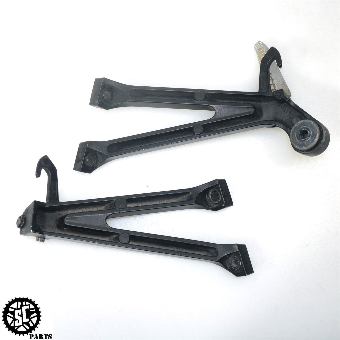 2013 SUZUKI GSXR 750 REAR PASSENGER PEGS BLACK S60