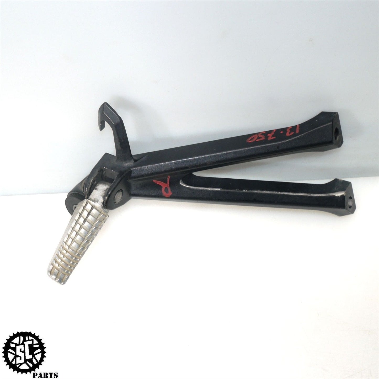 2013 SUZUKI GSXR 750 REAR PASSENGER PEGS BLACK S60