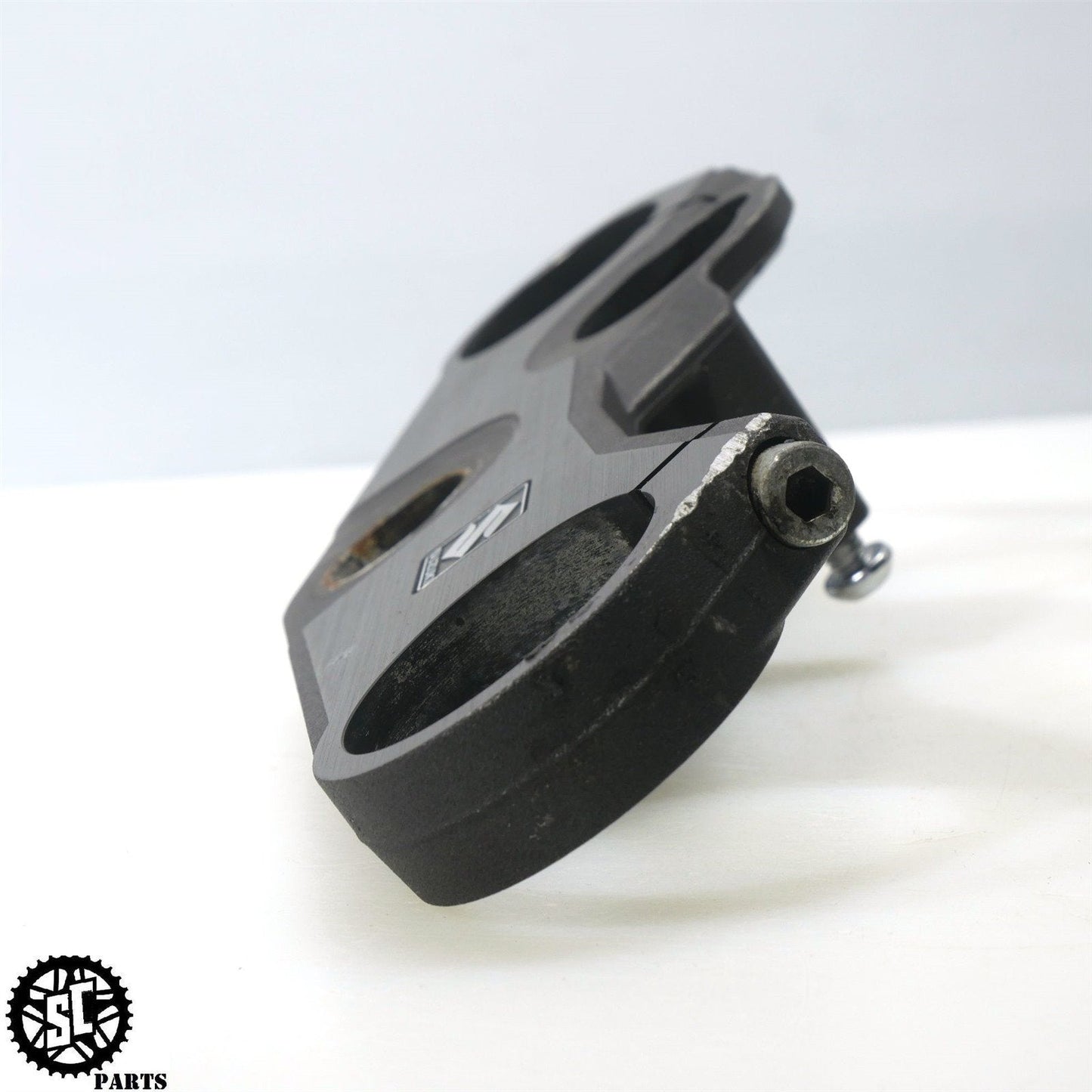 2013 SUZUKI GSXR 750 UPPER TRIPLE TREE CLAMP S60