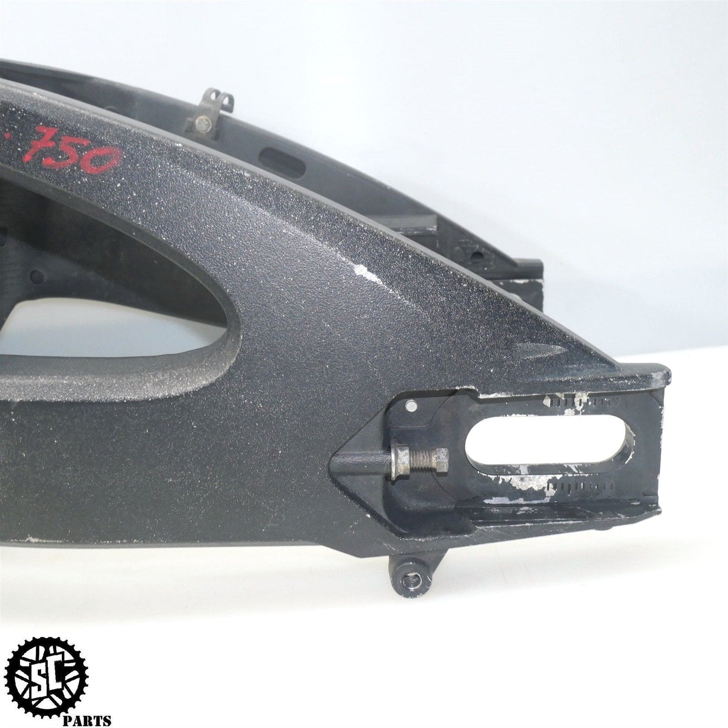 2013 SUZUKI GSXR 750 SWINGARM S60