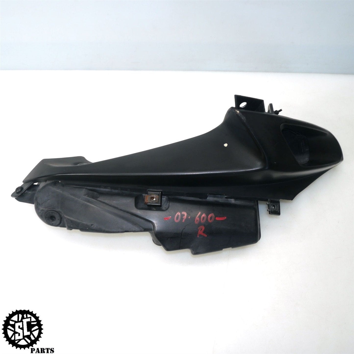 2007 SUZUKI GSXR 600 RAM AIR DUCT TUBE COVER S41