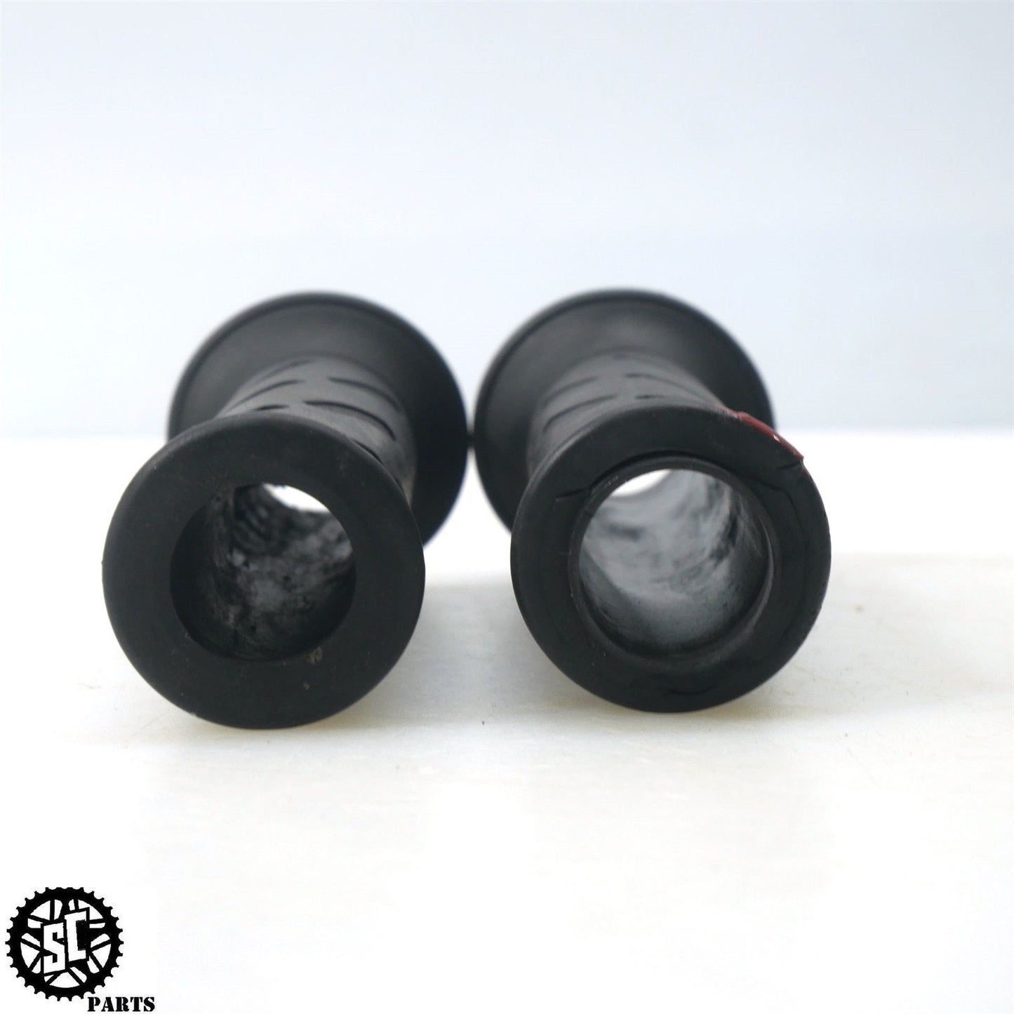 2007 SUZUKI GSXR 600 THROTTLE TUBE HANDLEBAR GRIP S33