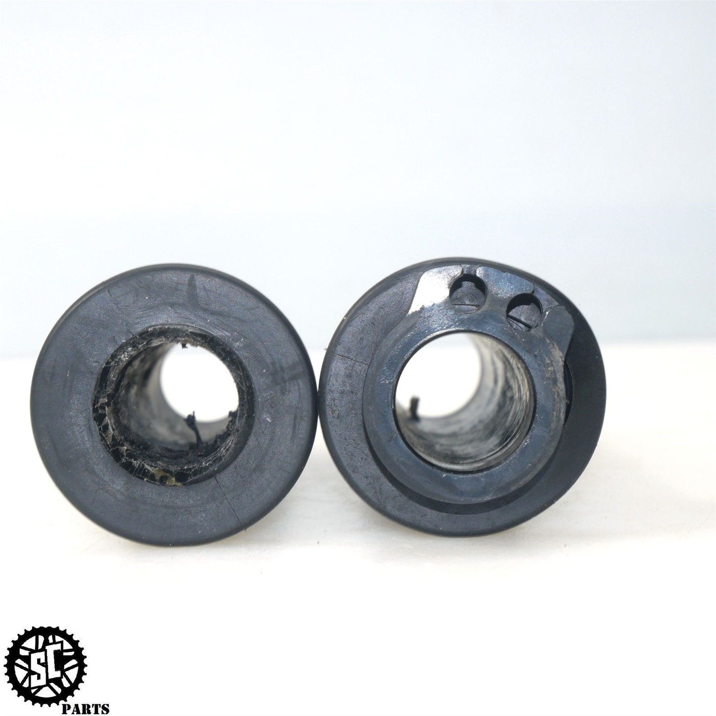 2007 SUZUKI GSXR 600 THROTTLE TUBE HANDLEBAR GRIP S33