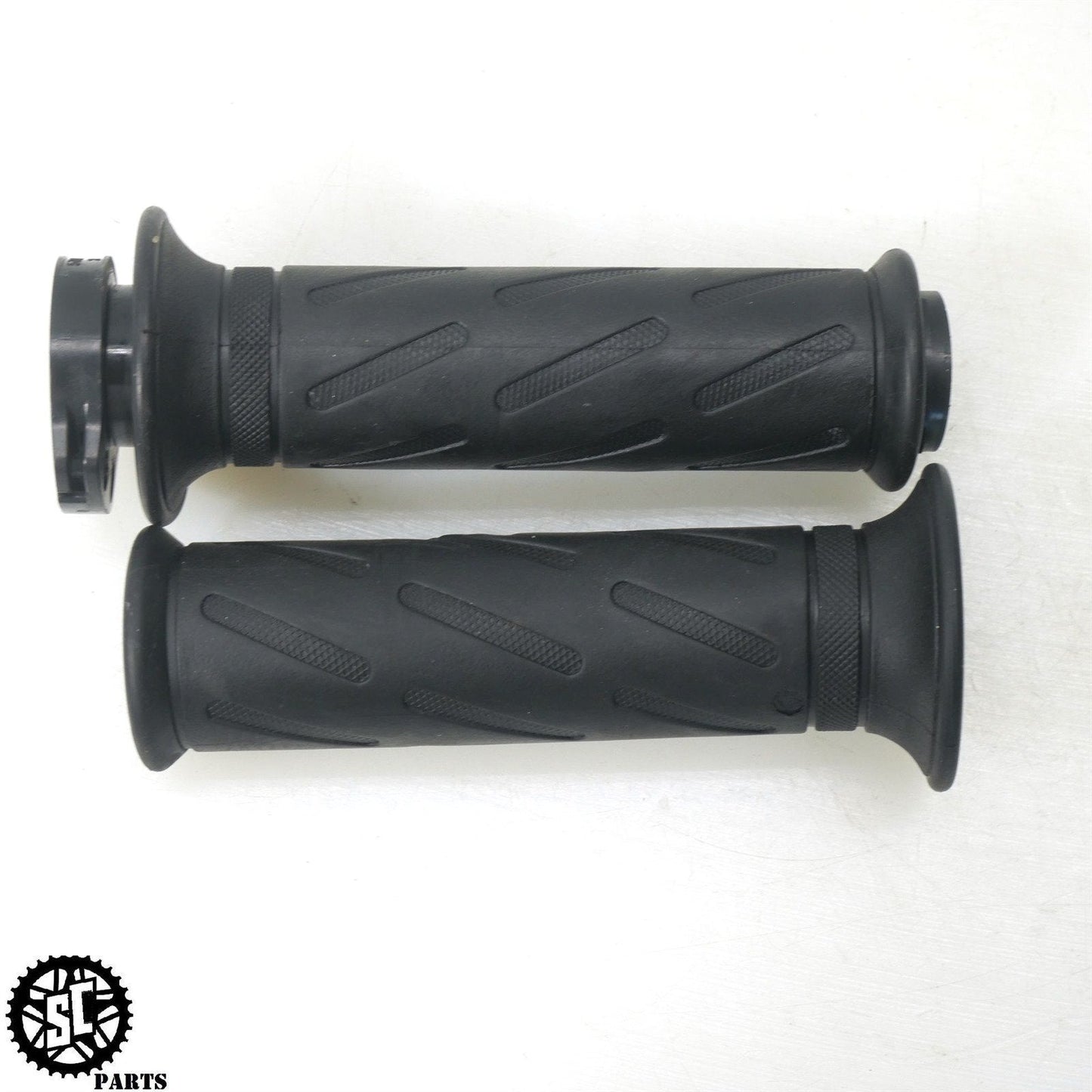 2007 SUZUKI GSXR 600 THROTTLE TUBE HANDLEBAR GRIP S33