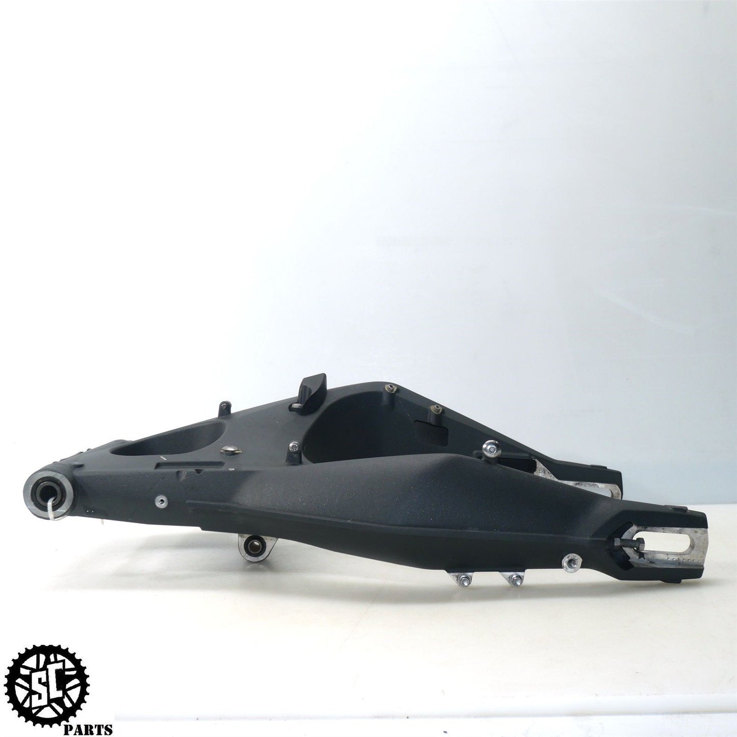 2015 TRIUMPH STREET TRIPLE 675 REAR SWINGARM T22