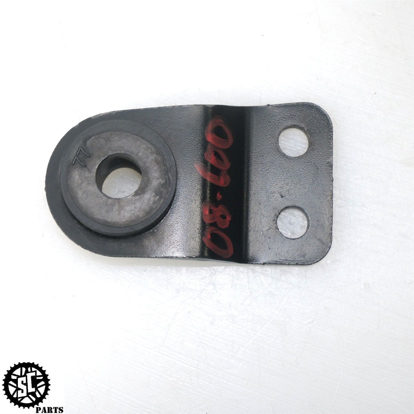 2008 SUZUKI GSXR 600 EXHAUST PIPE HANGER BRACKET S70